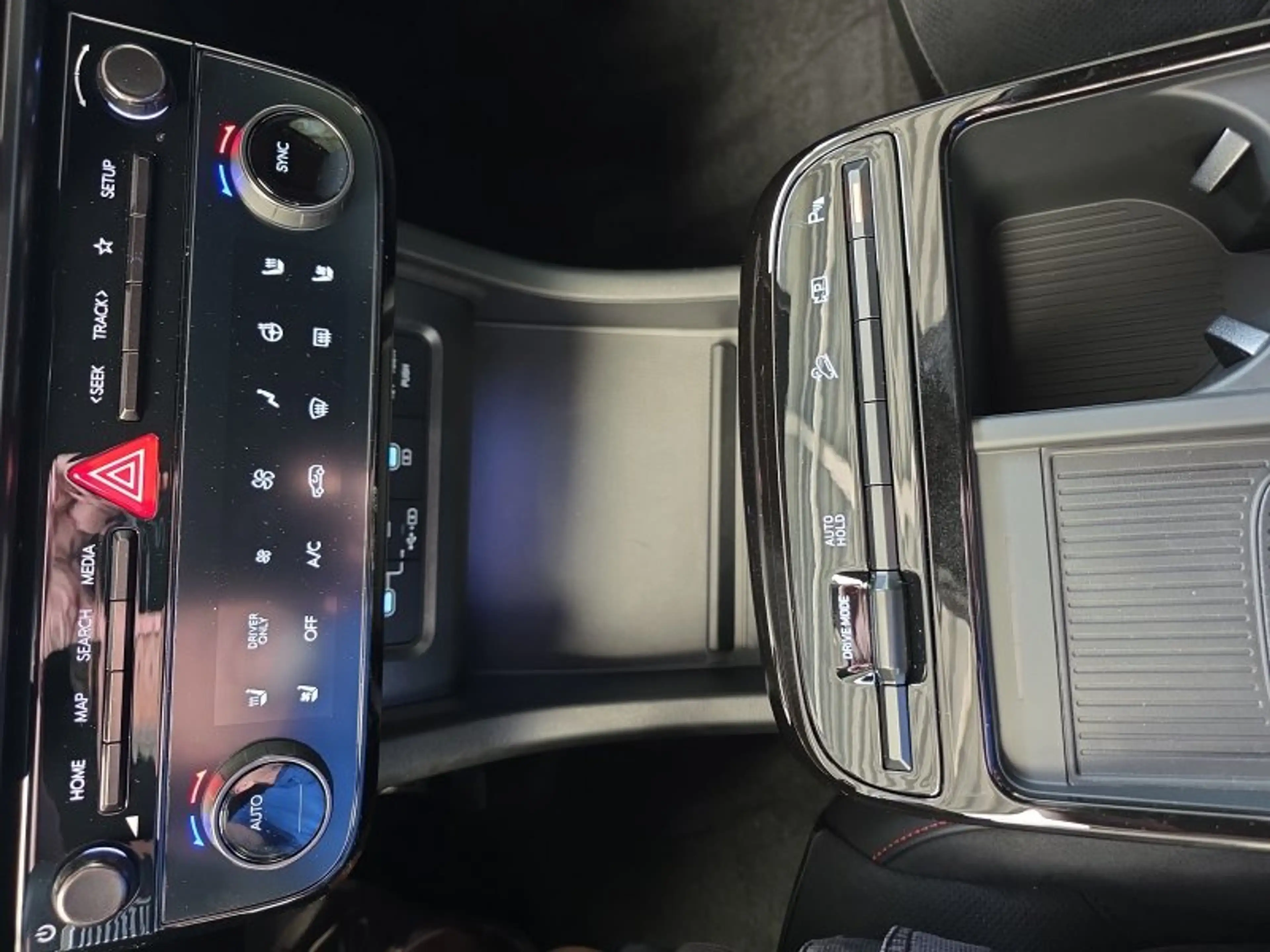 Hyundai TUCSON 1,6T HEV N Line Pano/ACC/Matrix/belüftete Sitze — photo 27