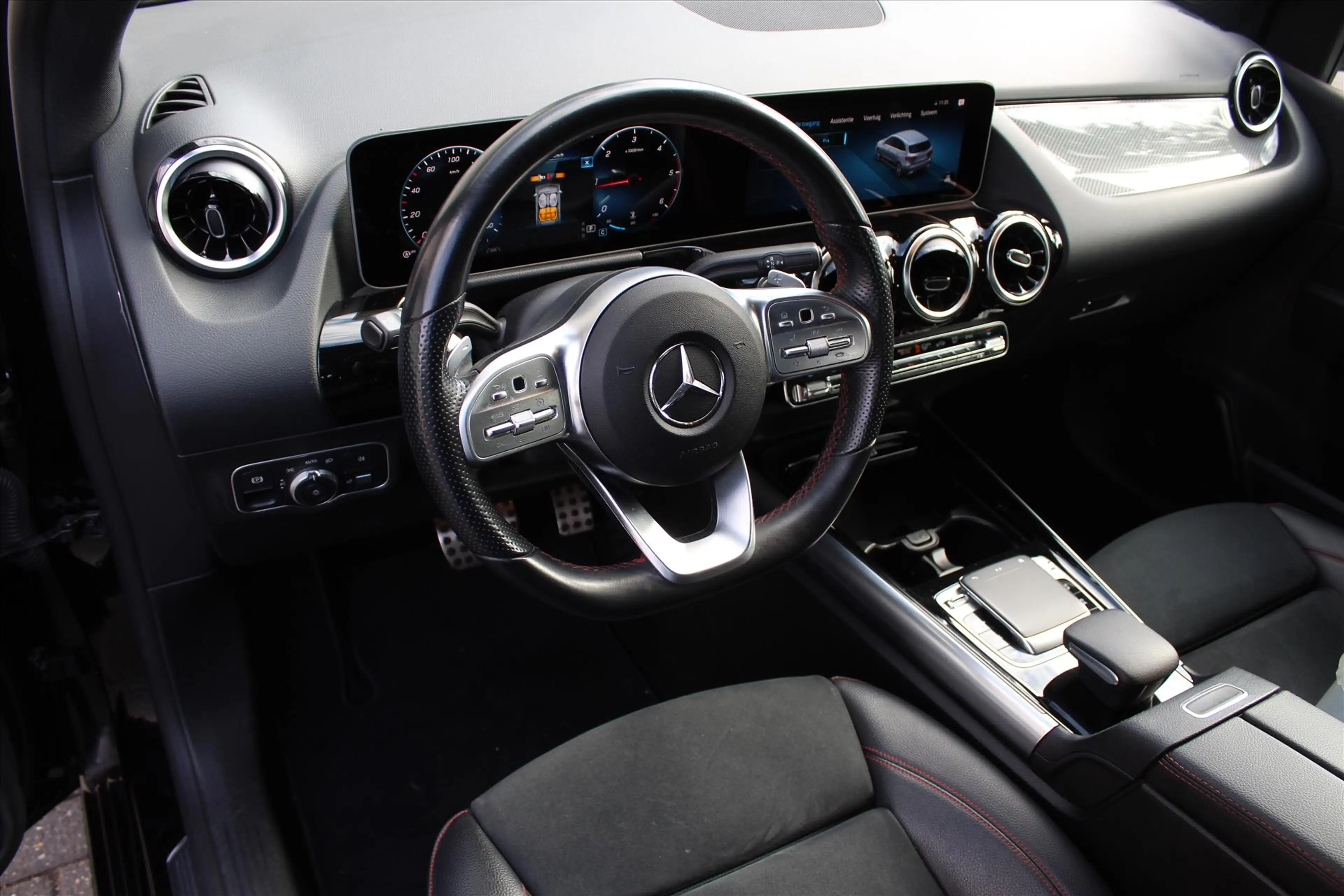 Mercedes-Benz B 180 B180 d 116PK 7G-DCT Business Solution AMG — photo 3