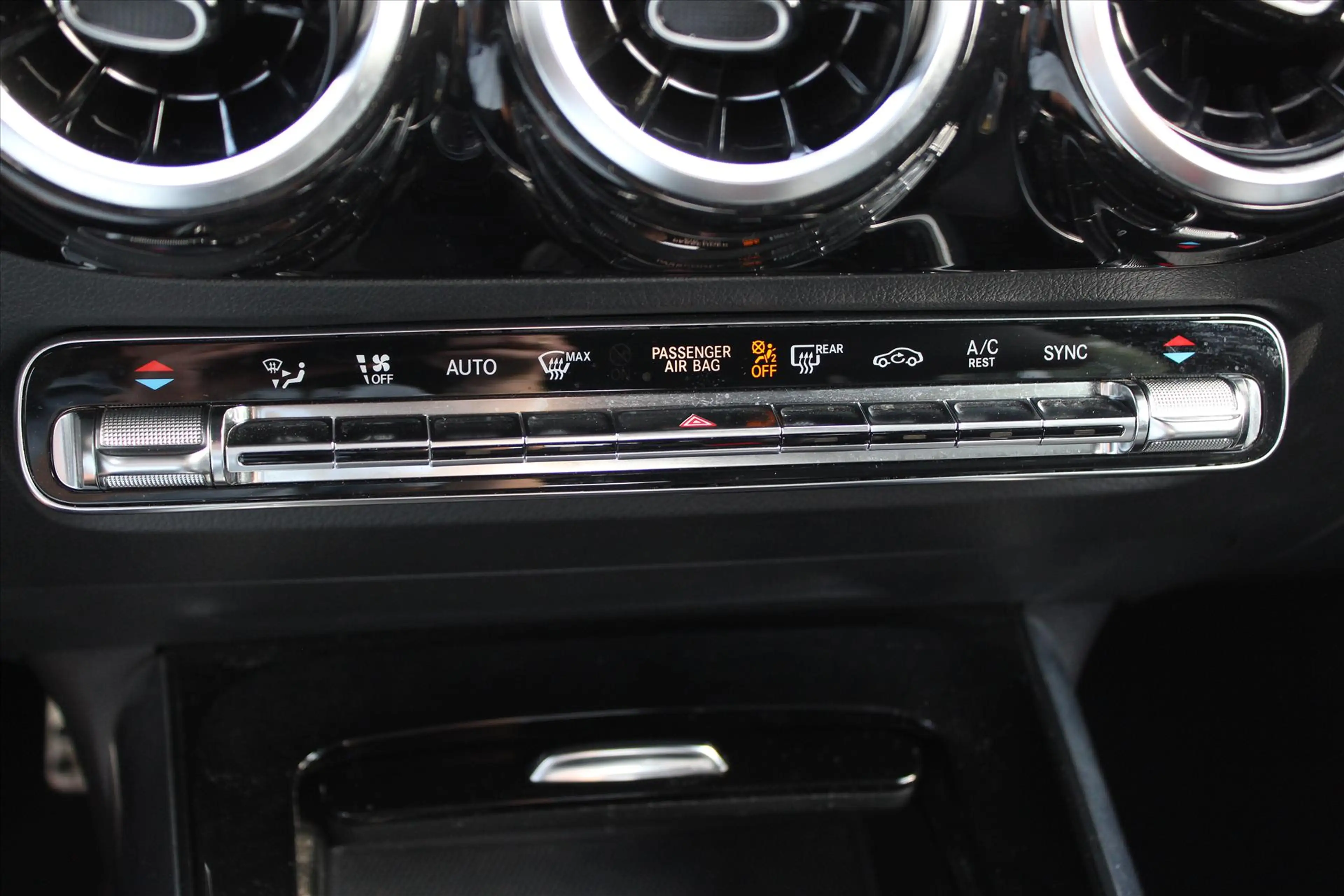 Mercedes-Benz B 180 B180 d 116PK 7G-DCT Business Solution AMG — photo 13