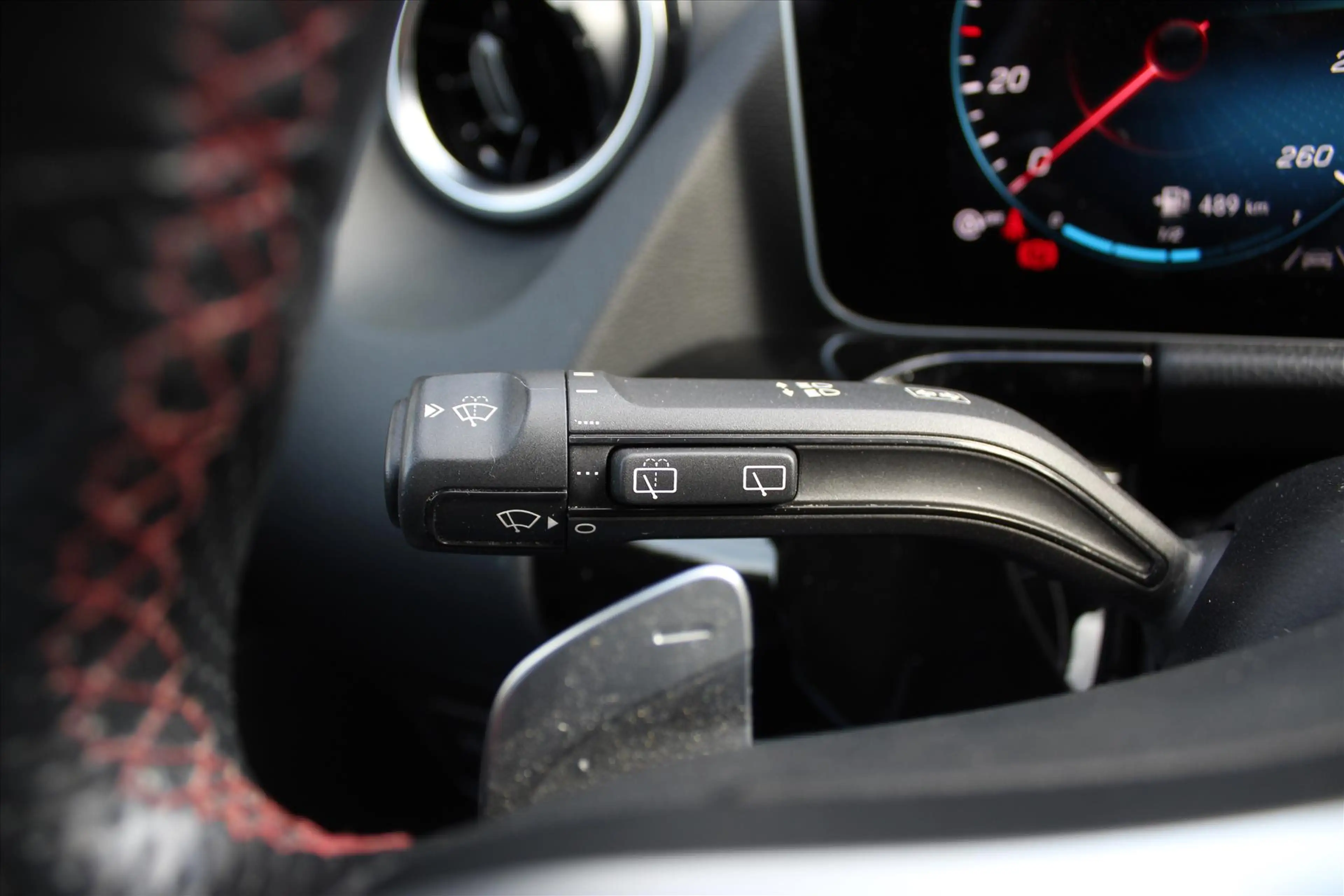 Mercedes-Benz B 180 B180 d 116PK 7G-DCT Business Solution AMG — photo 24
