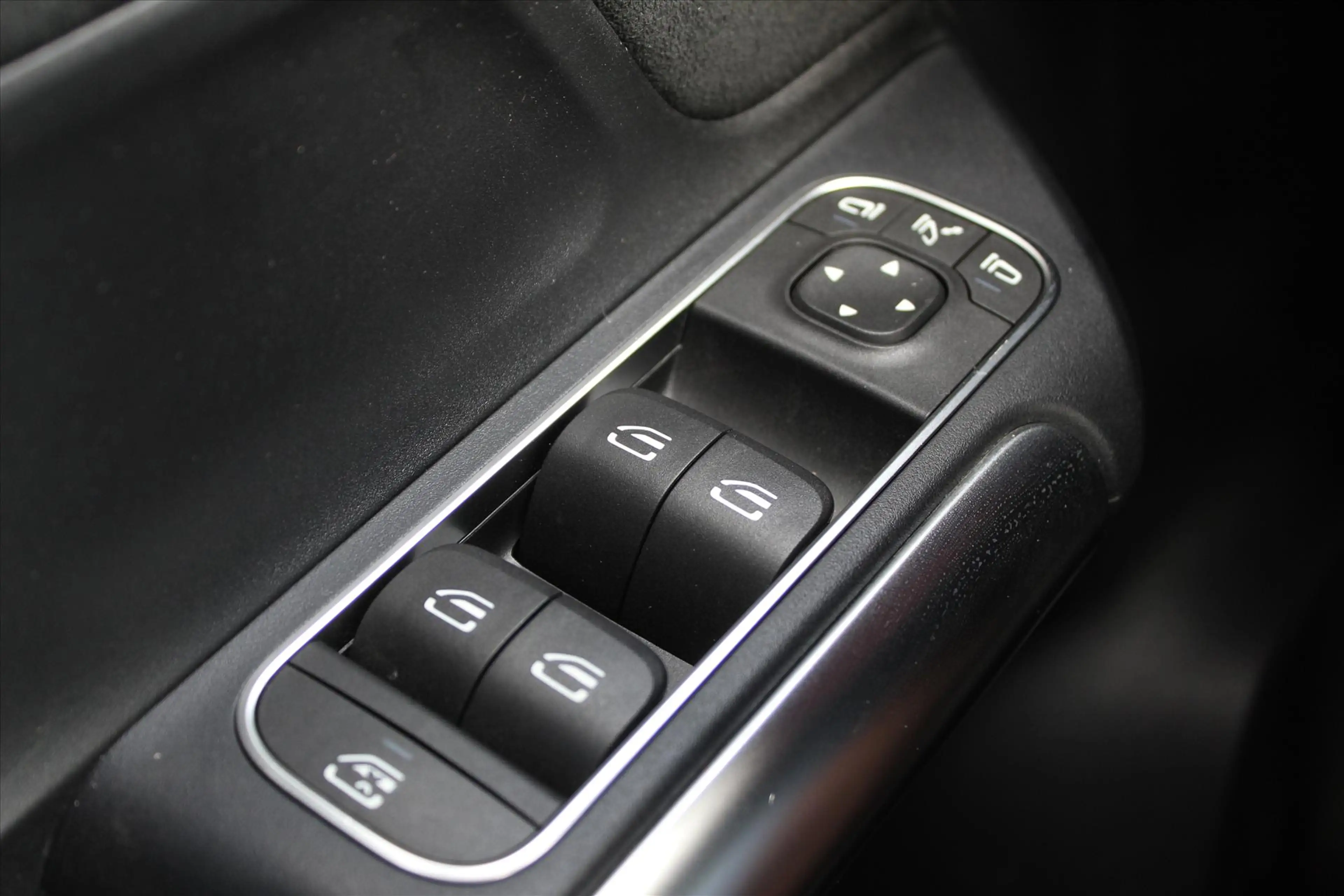 Mercedes-Benz B 180 B180 d 116PK 7G-DCT Business Solution AMG — photo 28