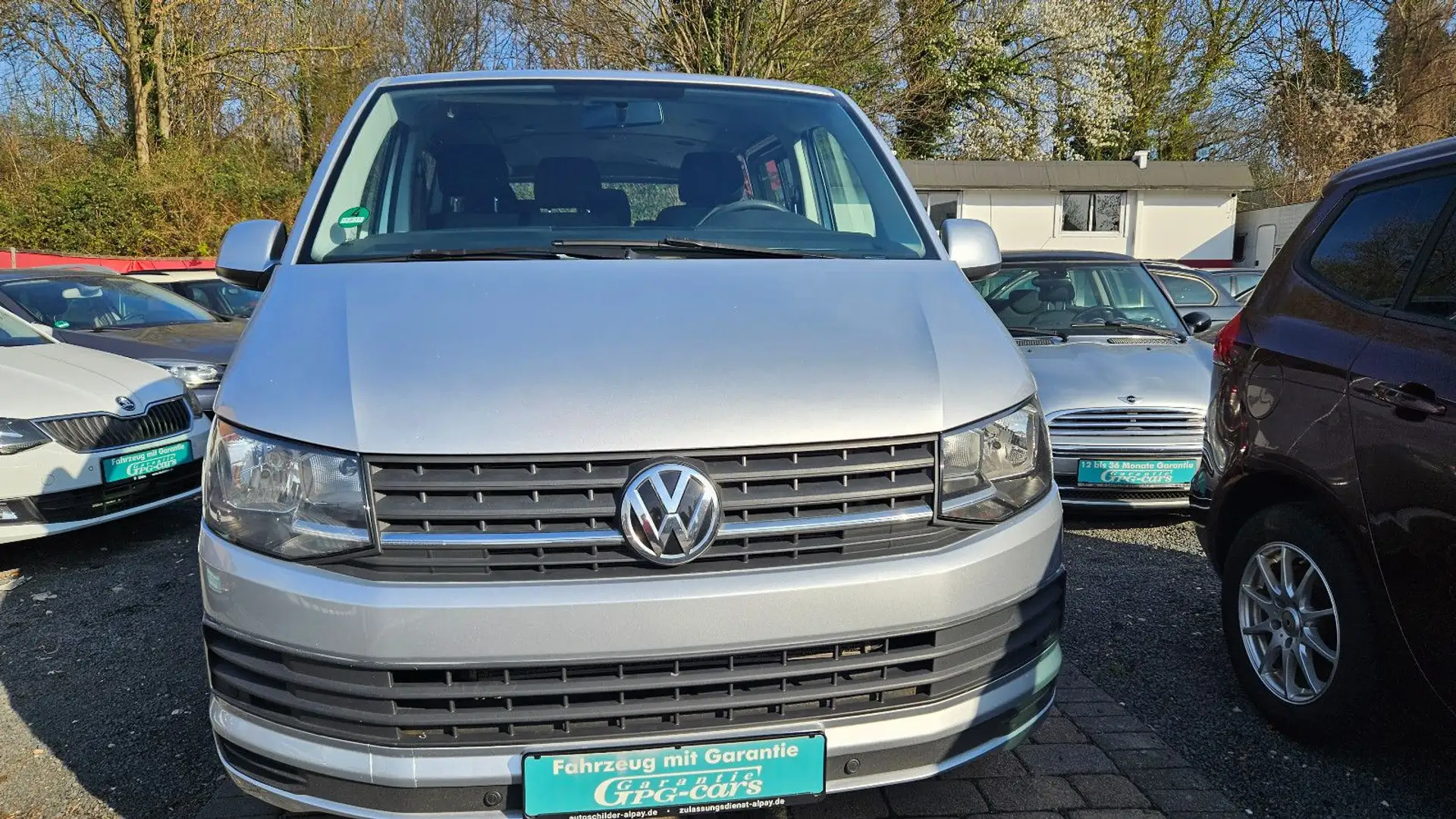 Volkswagen T6 Transporter Kombi lang,9 Sitzplätze,AutomaikG Plateado - 1