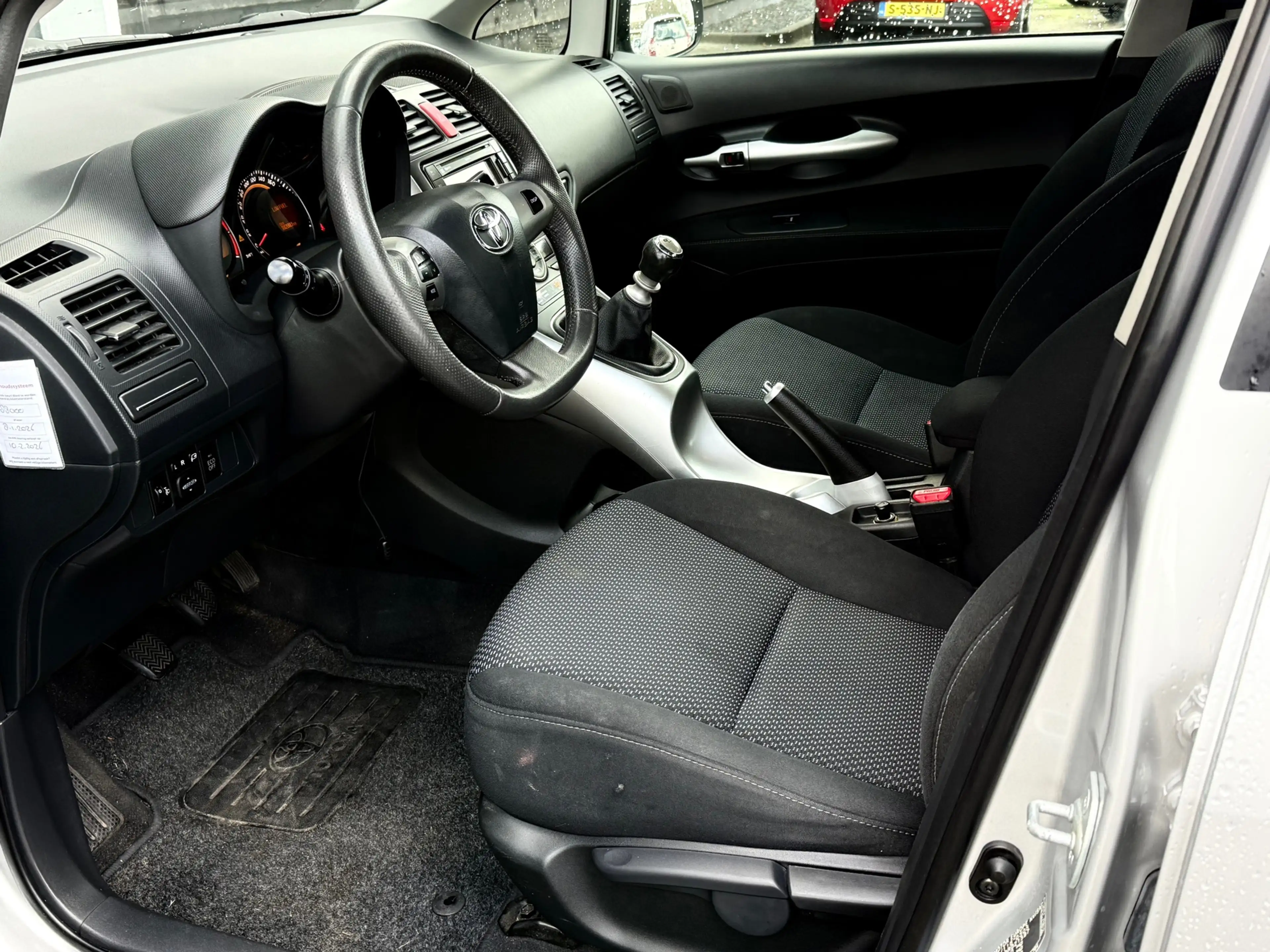 Toyota Auris 1.3 Aspiration — photo 8