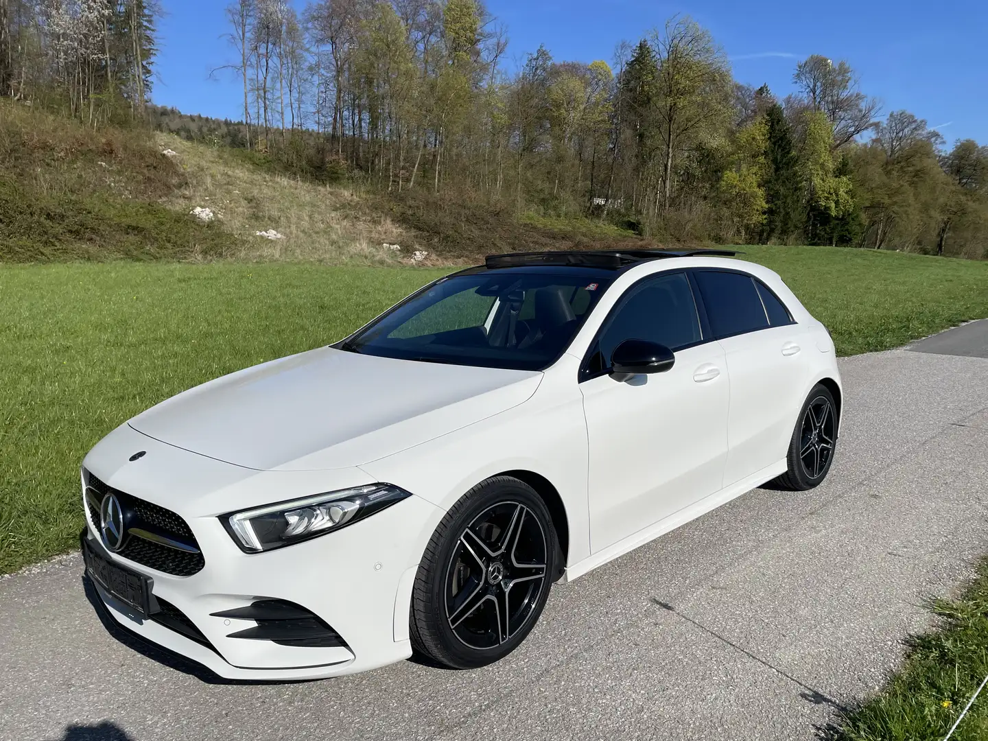 Mercedes-Benz A 180 d Aut. AMG Line, Panoramadach Neues service!!! Weiß - 1