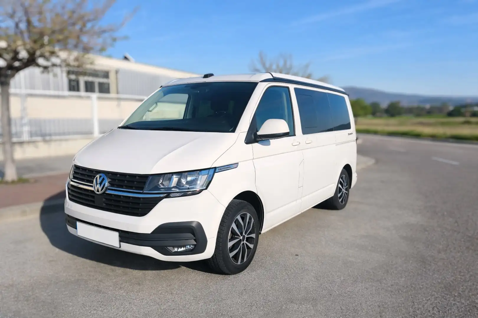 Volkswagen T6.1 California - 2