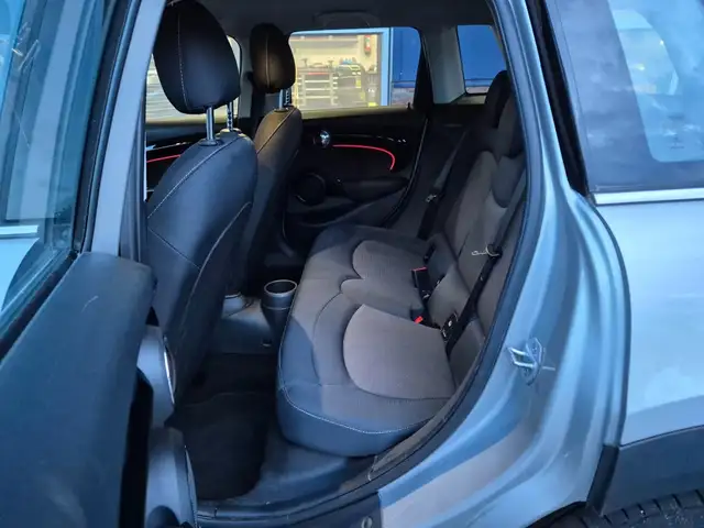 MINI Hatch view 12