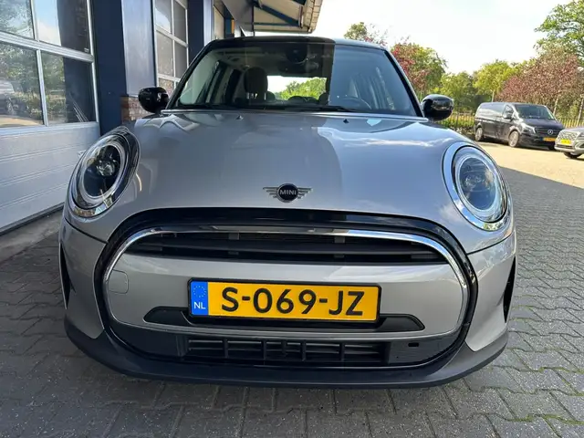MINI Hatch view 9