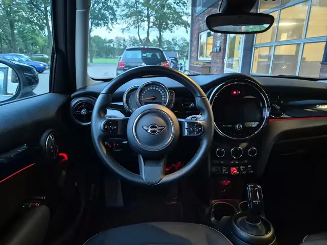 MINI Hatch view 3