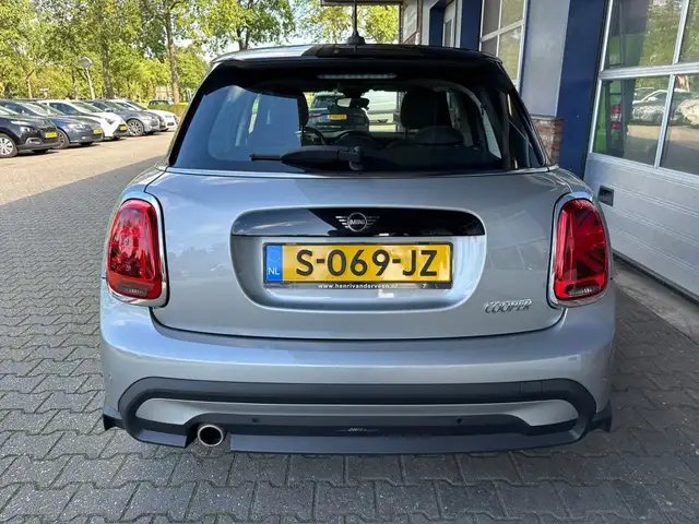 MINI Hatch view 10