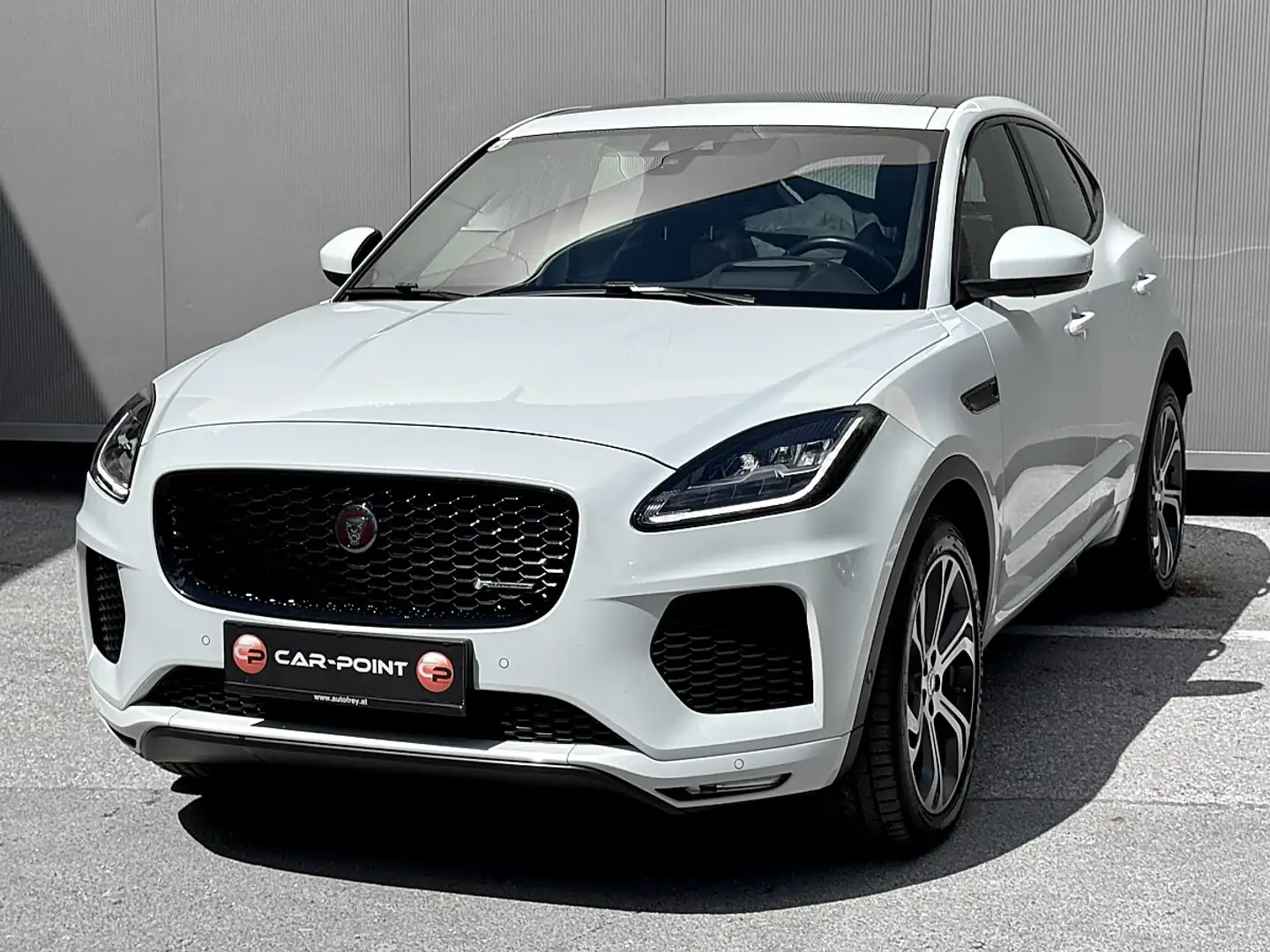 Jaguar E-Pace 2.0DI4 D180 R-Dynamic First-Edition AWD Aut. Weiß - 1