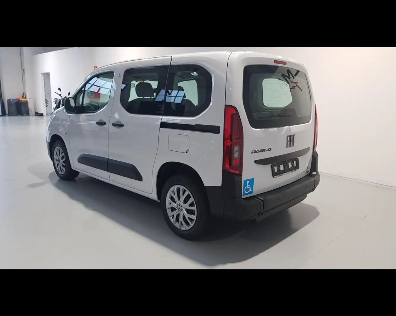 Fiat Doblo Trasporto Disabili con pedana 1.5 BlueHdi 100 cv Bianco - 2