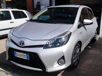 Yaris III 2014 5p 1.5 hybrid byD