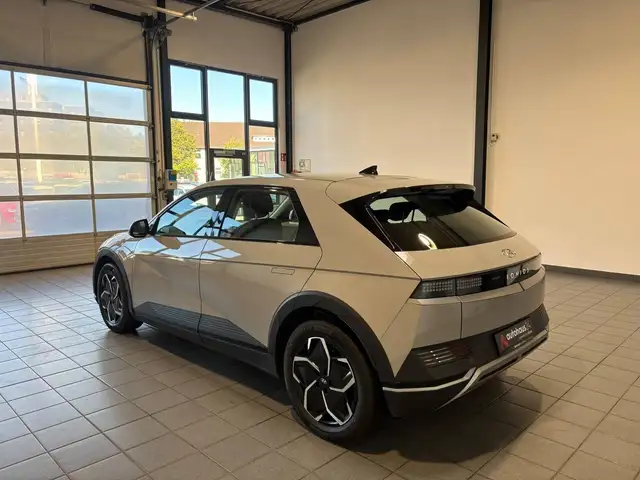Hyundai Ioniq 5 view 4
