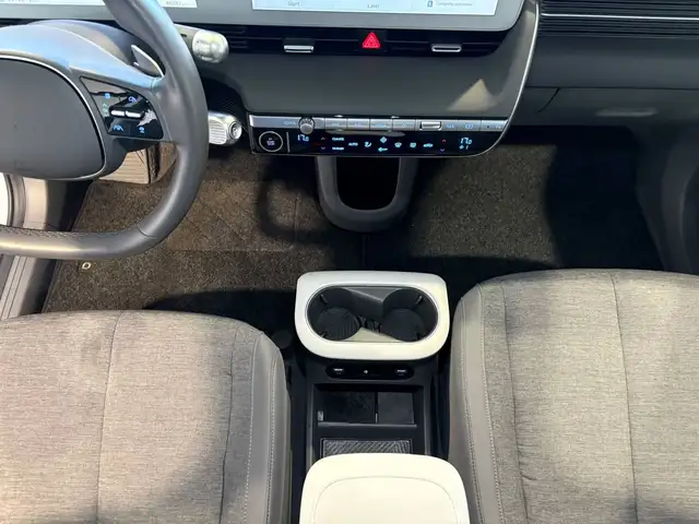 Hyundai Ioniq 5 view 12