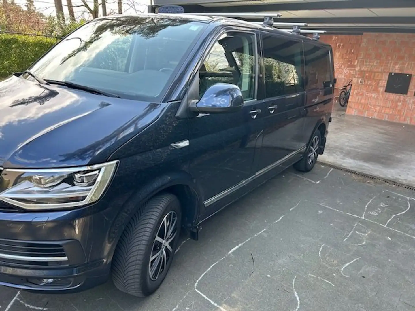 Volkswagen T6 Caravelle Caravelle DSG Lang Highline Azul - 1