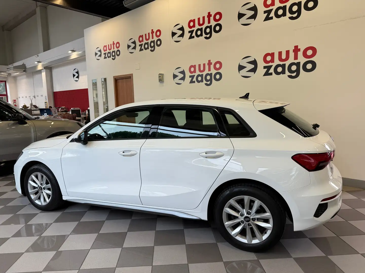 Audi A3 SPORTBACK 35 TFSI MHEV ADVANCED S-TRONIC Blanc - 2