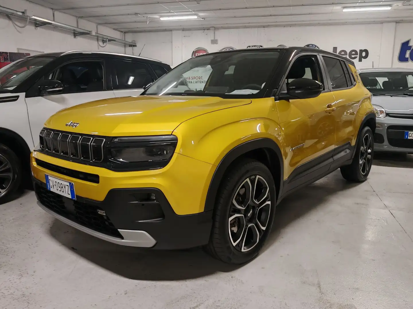 Jeep Avenger Avenger 1.2 Turbo 100 CV MHEV Altitude Galben - 2
