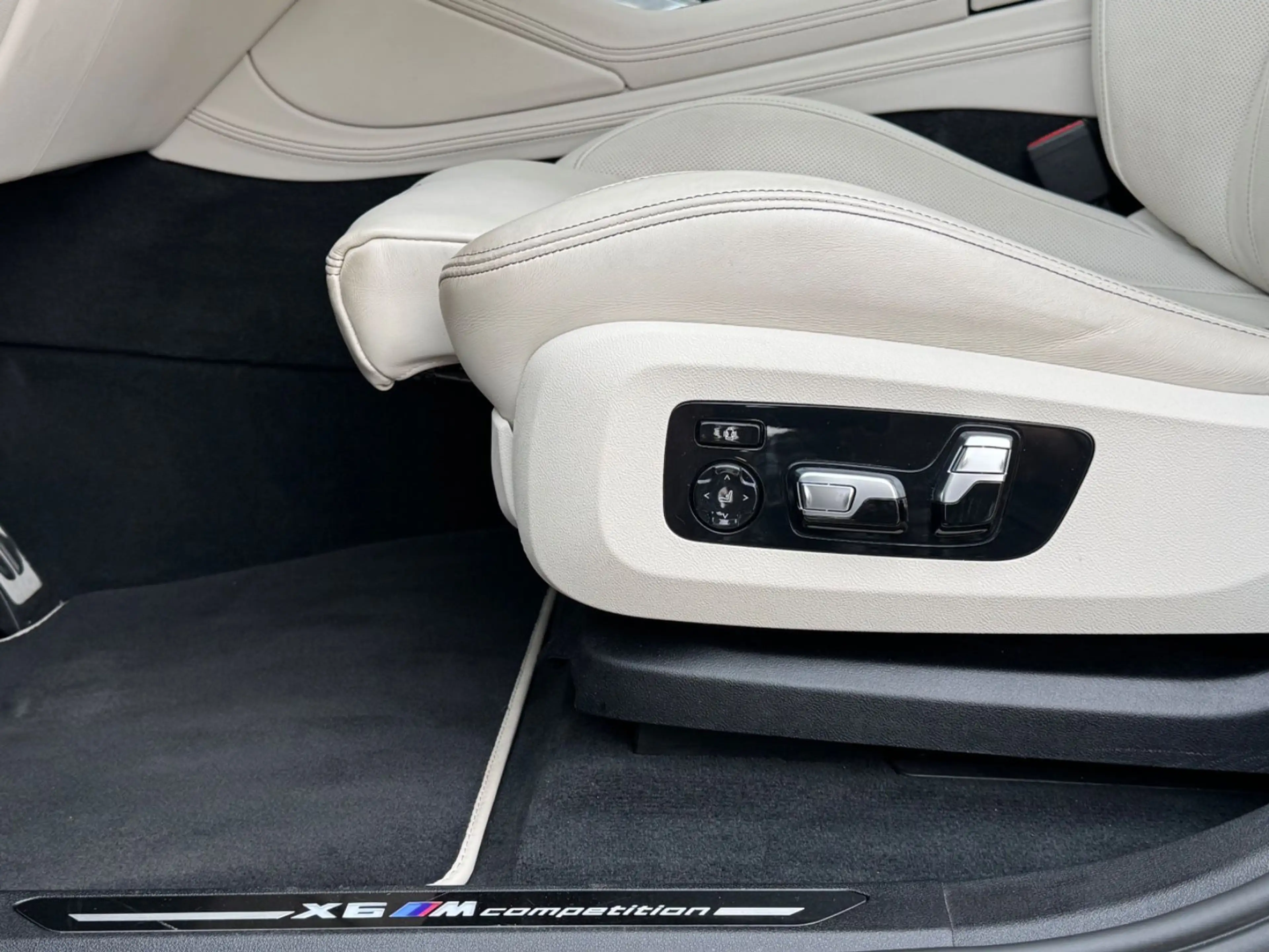 BMW X6 M Competition Pano H&K Head Up Gestik AHK — photo 13