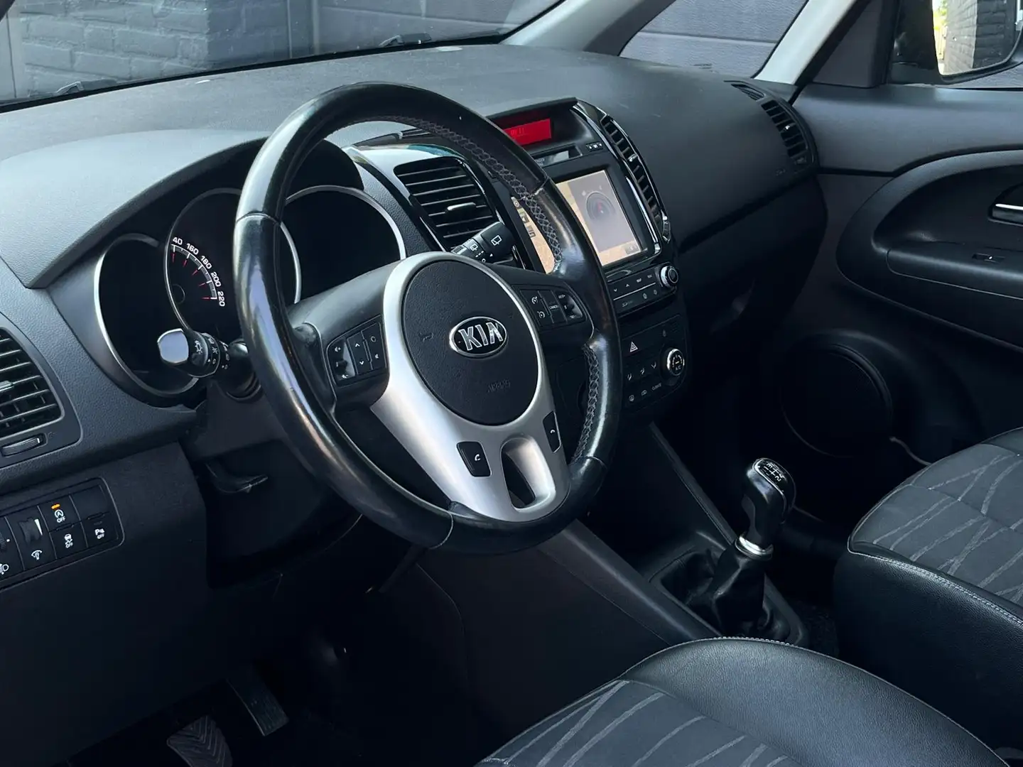 Kia Venga 1.4 CVVT DynamicPLusLine, Airco, Bluetooth, Camera Grijs - 2