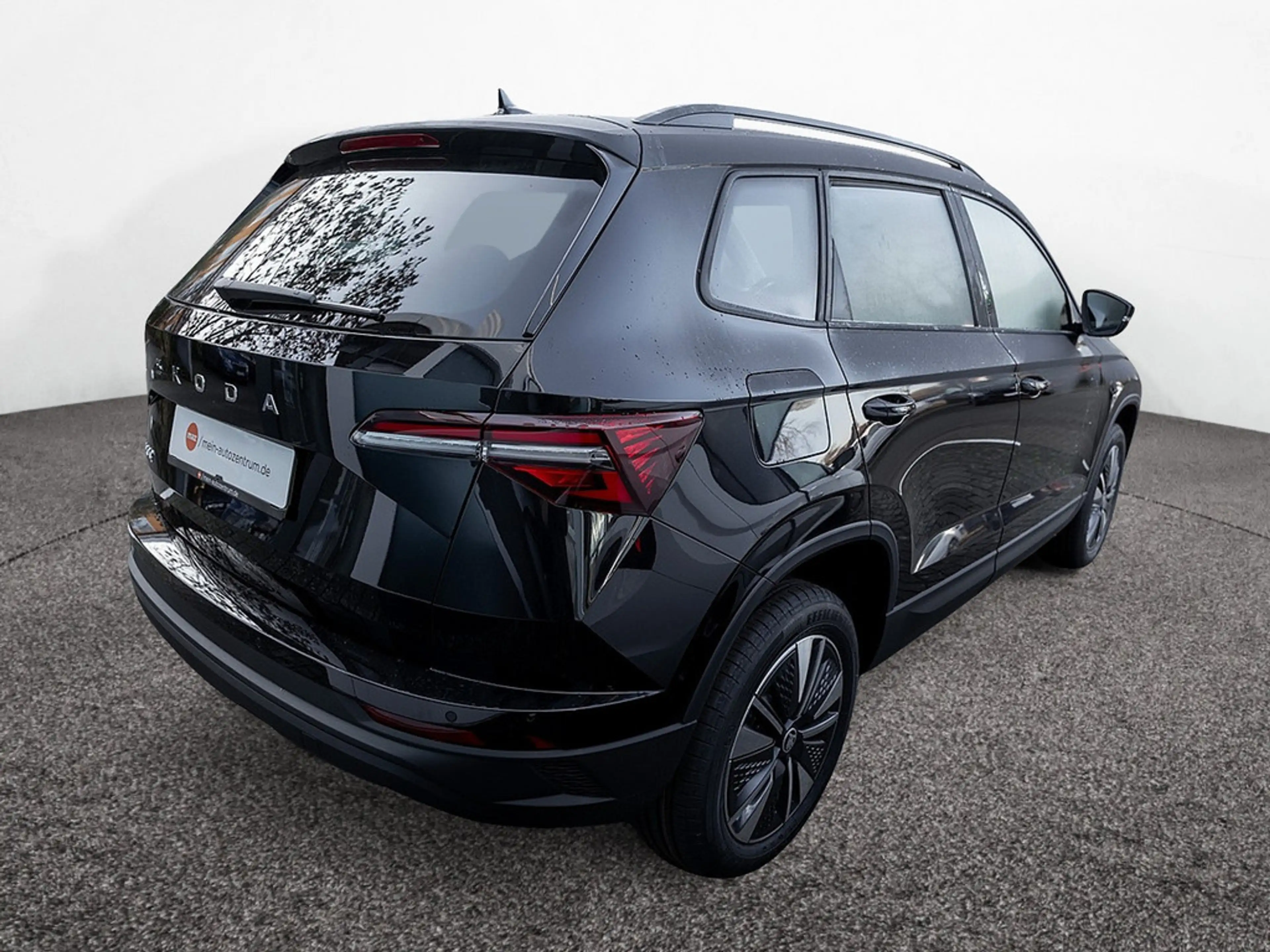 Skoda Karoq 1.5 TSI Selection LED FACEL. ACC AHK — photo 3
