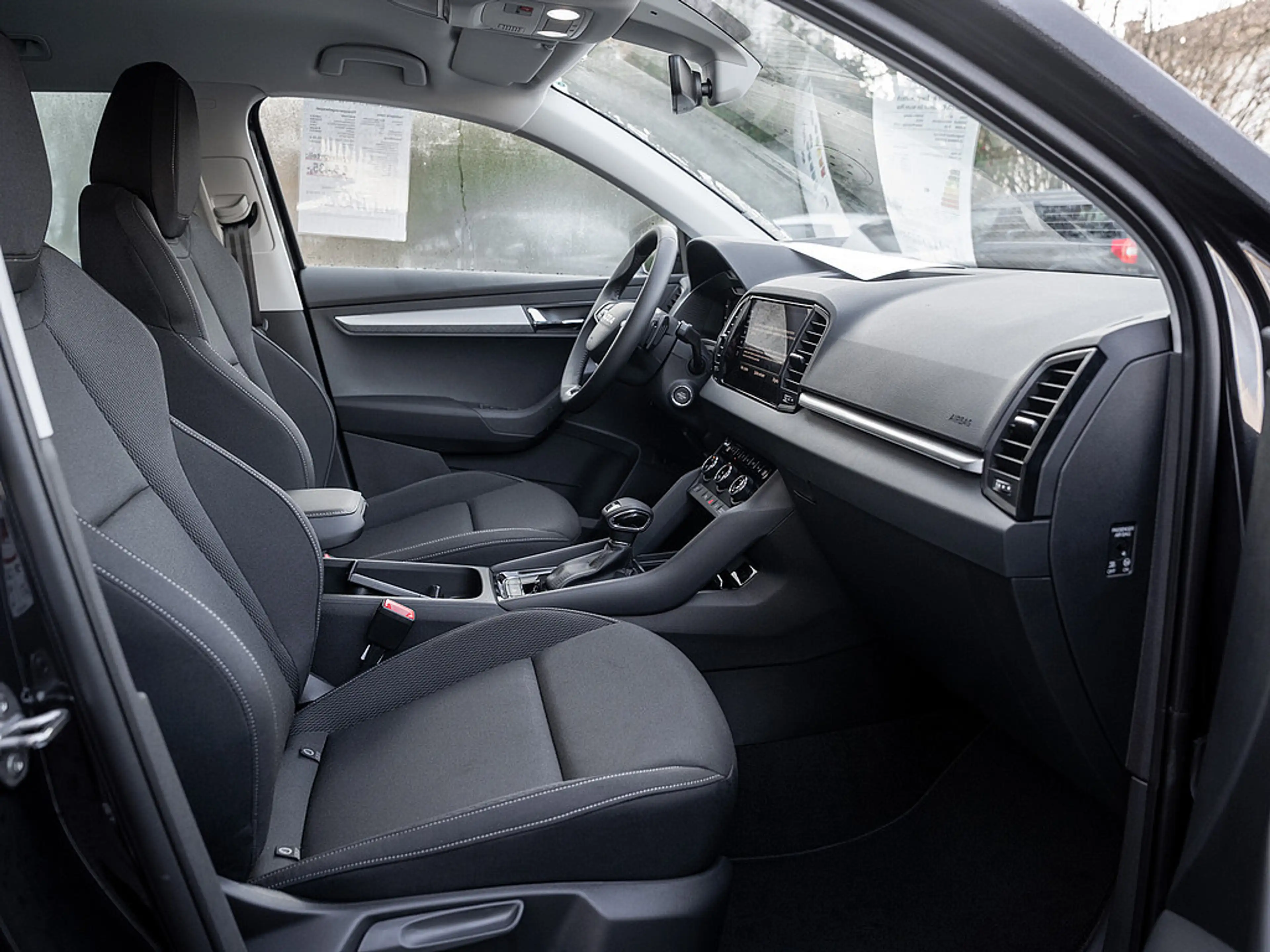 Skoda Karoq 1.5 TSI Selection LED FACEL. ACC AHK — photo 2