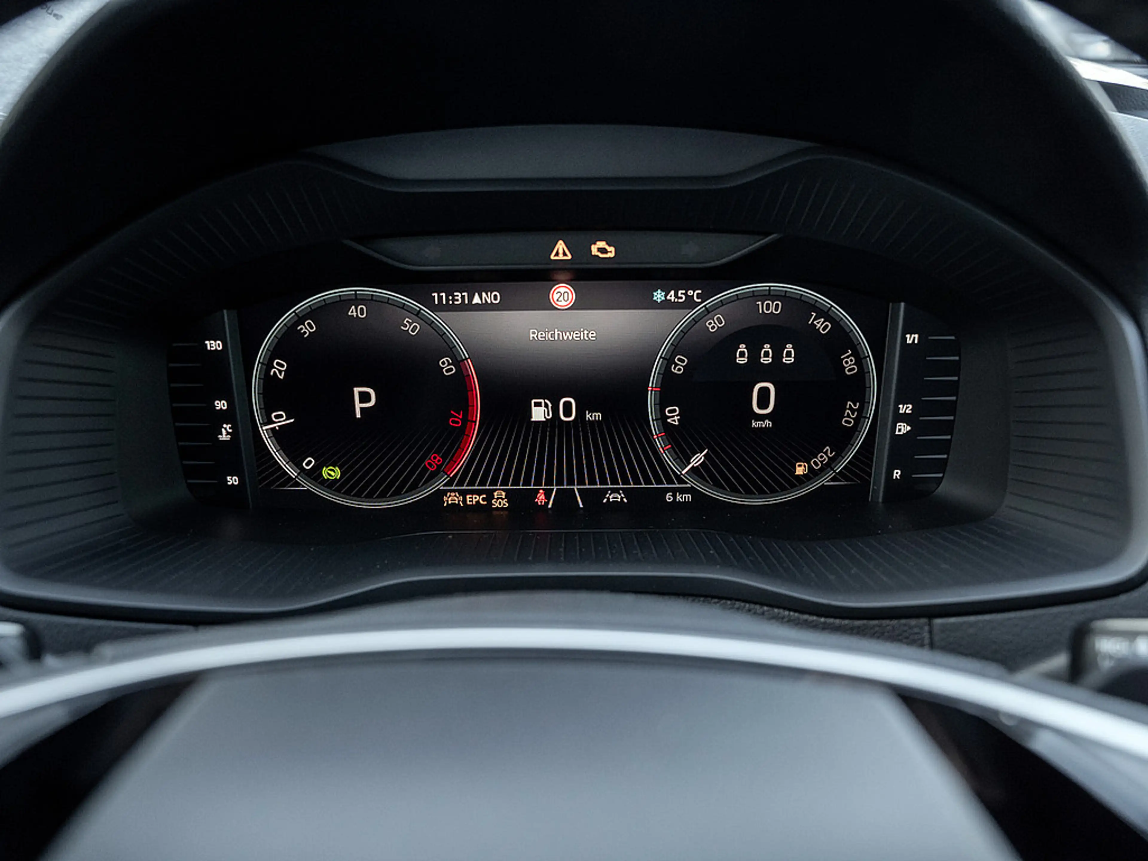 Skoda Karoq 1.5 TSI Selection LED FACEL. ACC AHK — photo 11