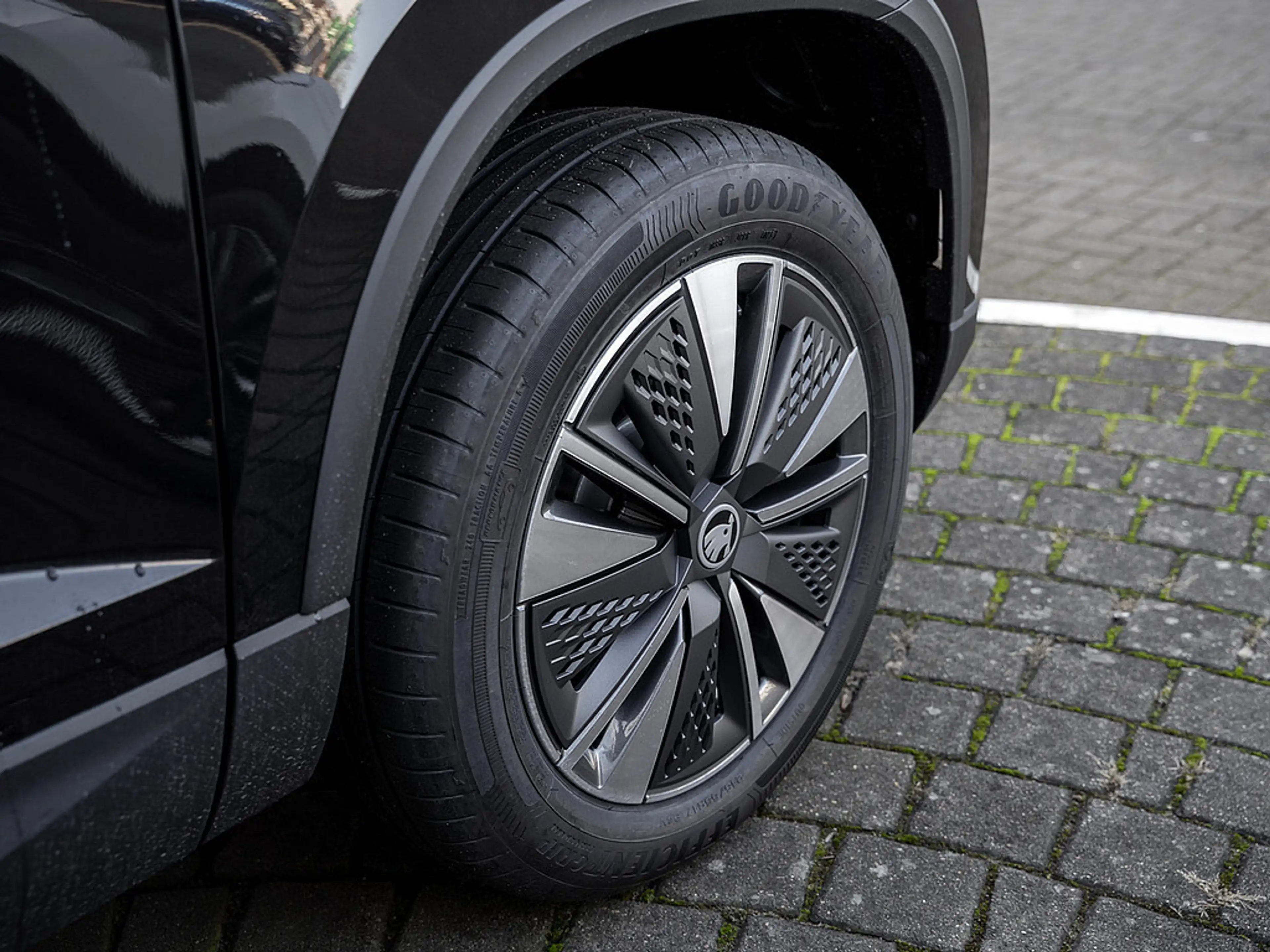Skoda Karoq 1.5 TSI Selection LED FACEL. ACC AHK — photo 5