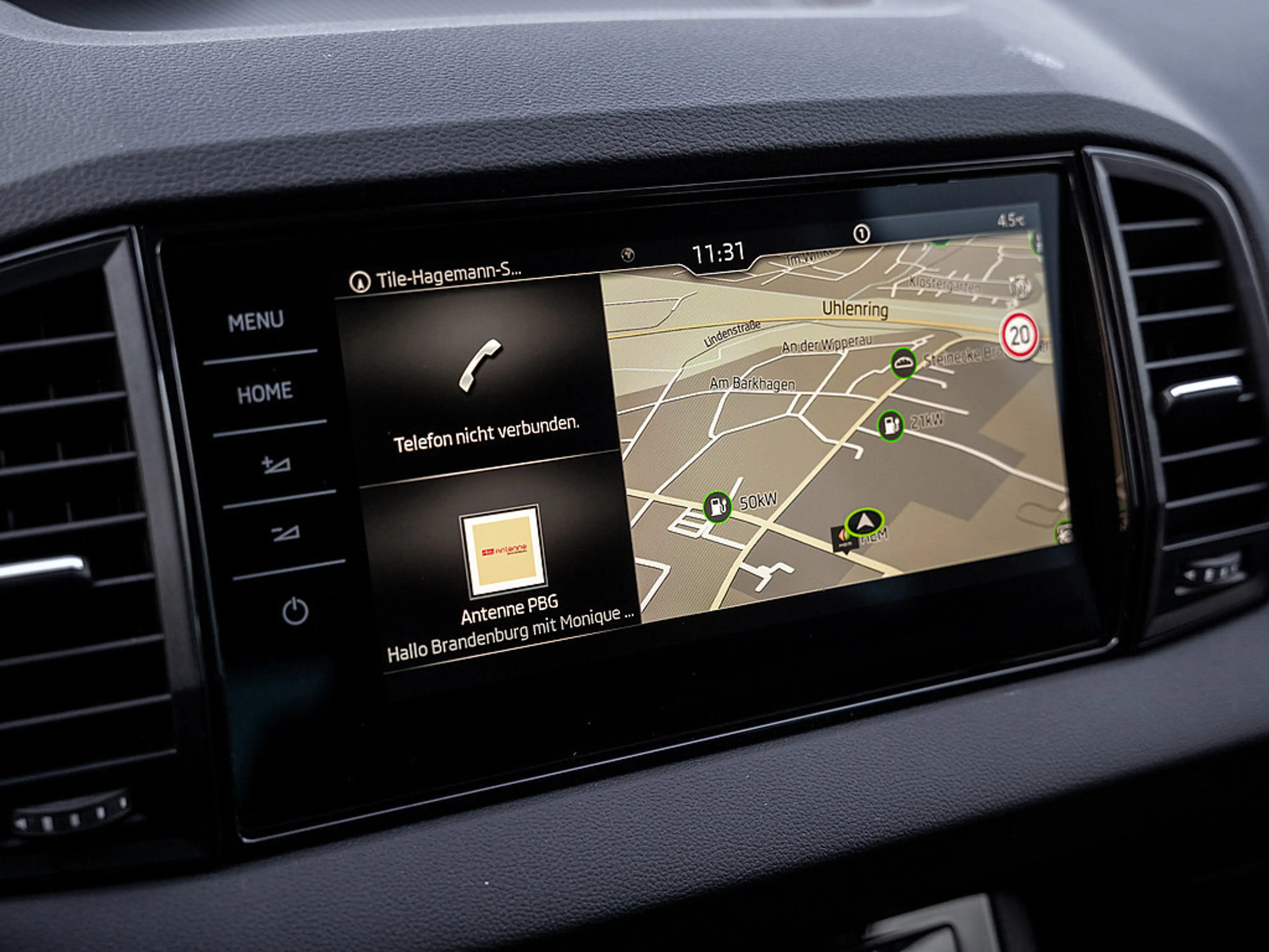 Skoda Karoq 1.5 TSI Selection LED FACEL. ACC AHK — photo 7