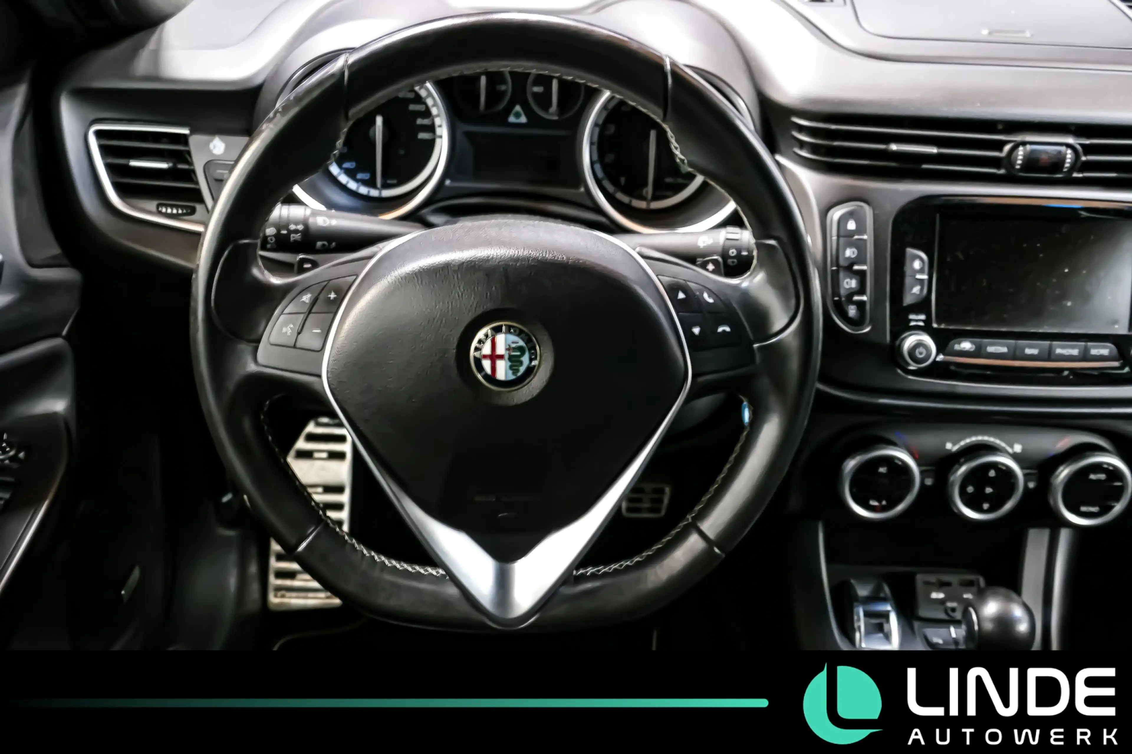 Alfa Romeo Giulietta Quadrifoglio Verde |SHZ|BI-XENON|BOSE — photo 13