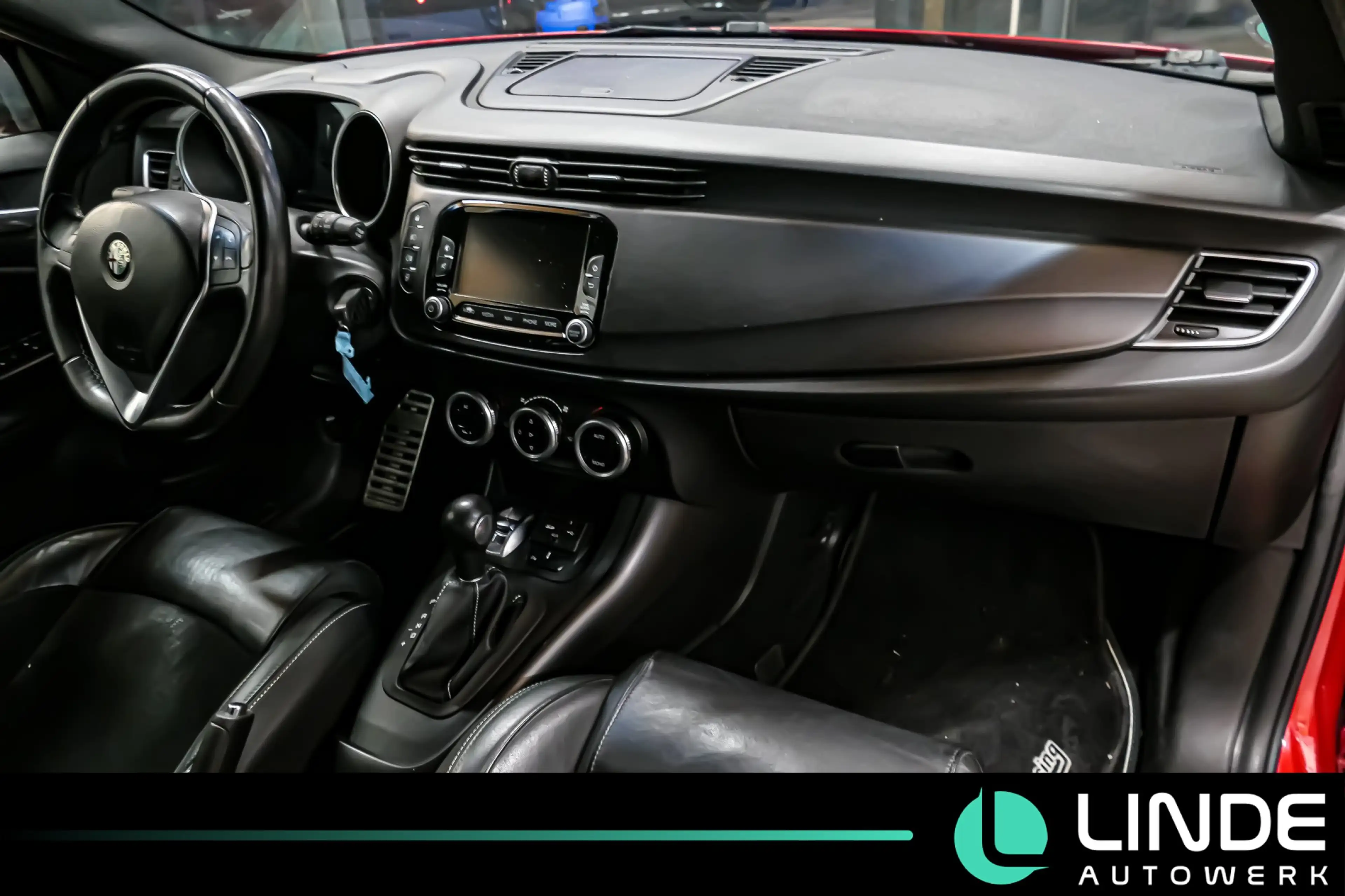 Alfa Romeo Giulietta Quadrifoglio Verde |SHZ|BI-XENON|BOSE — photo 12