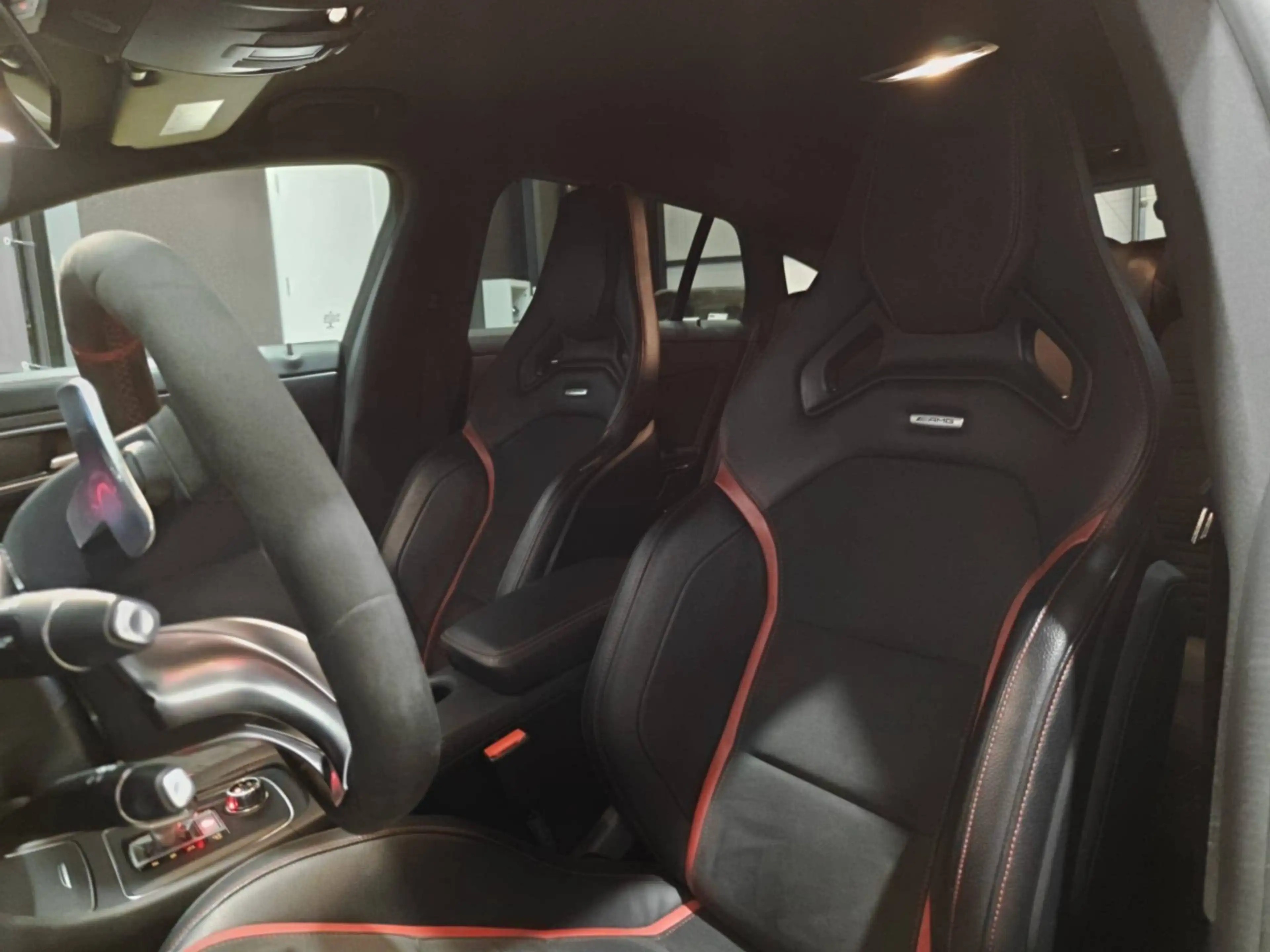 Mercedes-Benz CLA 45 AMG 4-Matic 381pk/Schaalstoelen/CAM/Harman/Apple — photo 2