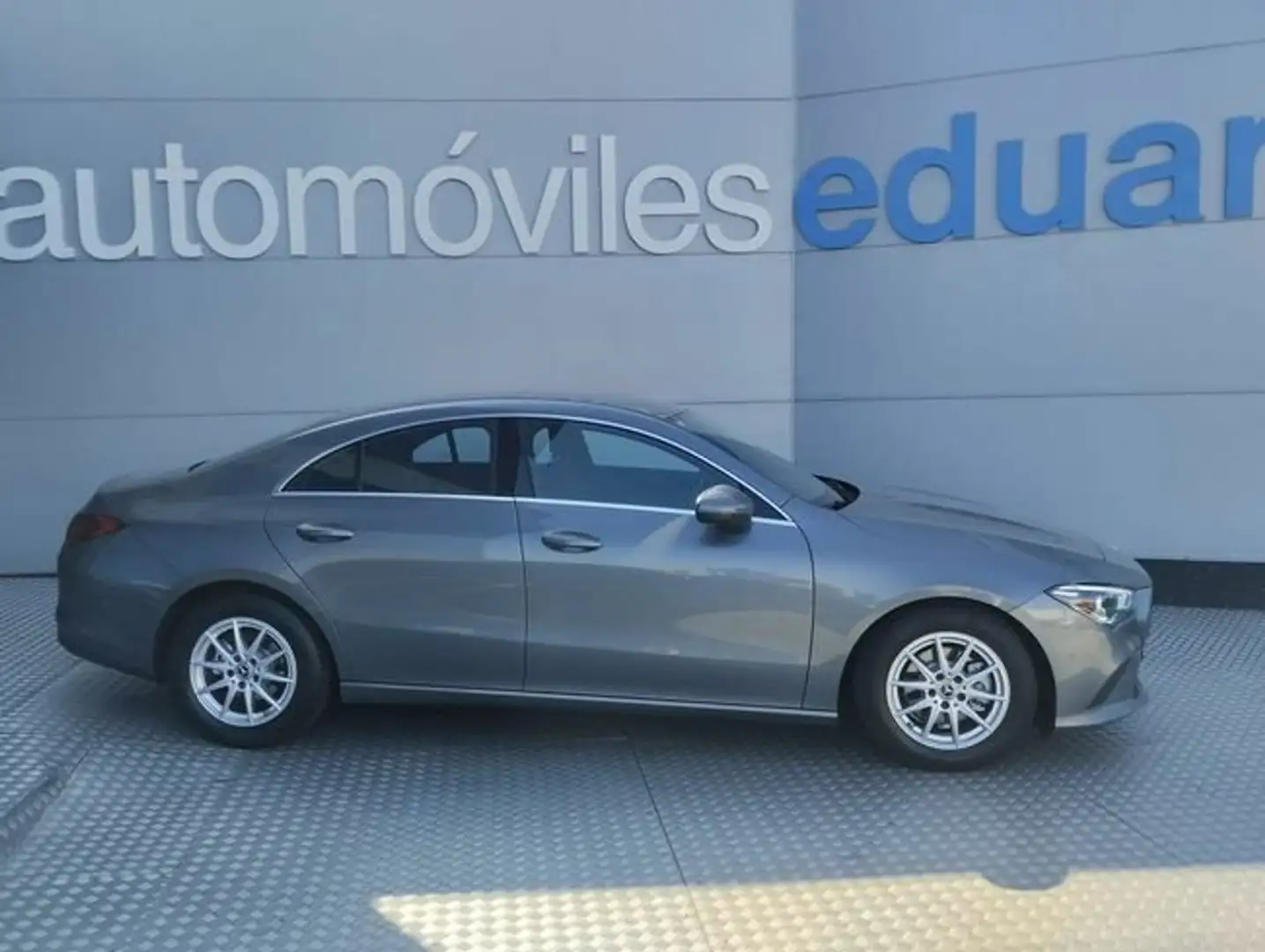 Mercedes-Benz CLA 180 Grijs - 1