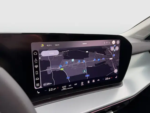 Audi Q3 view 15
