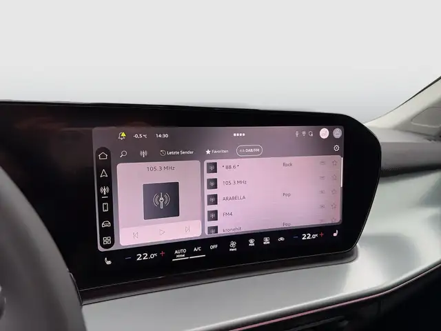 Audi Q3 view 13
