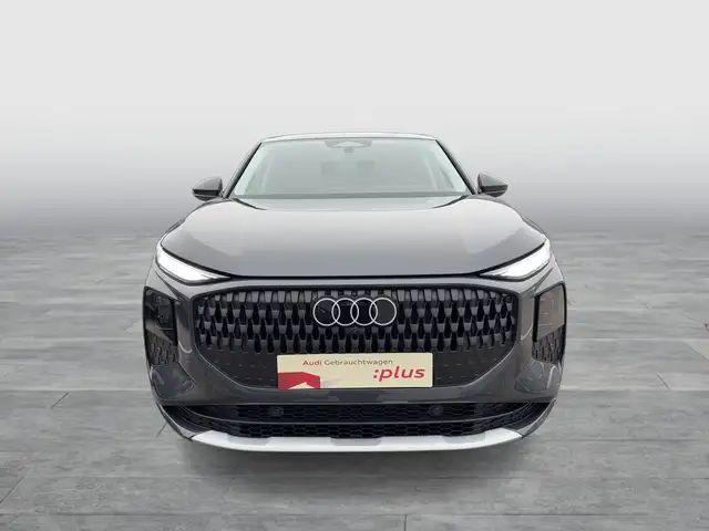 Audi Q3 view 2