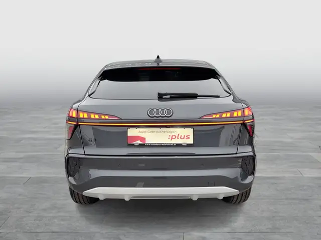 Audi Q3 view 5