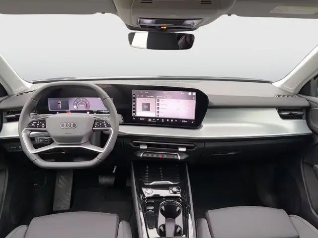 Audi Q3 view 8