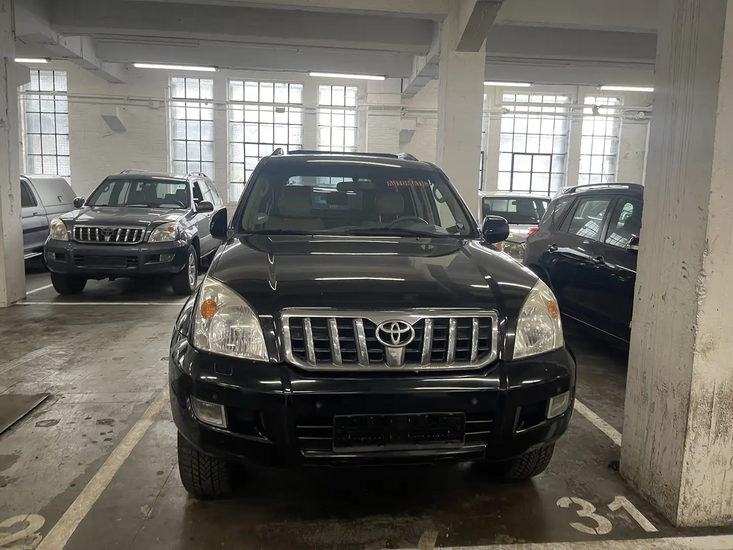 Toyota Land Cruiser 3.0 Turbo D-4D VX Schwarz - 1