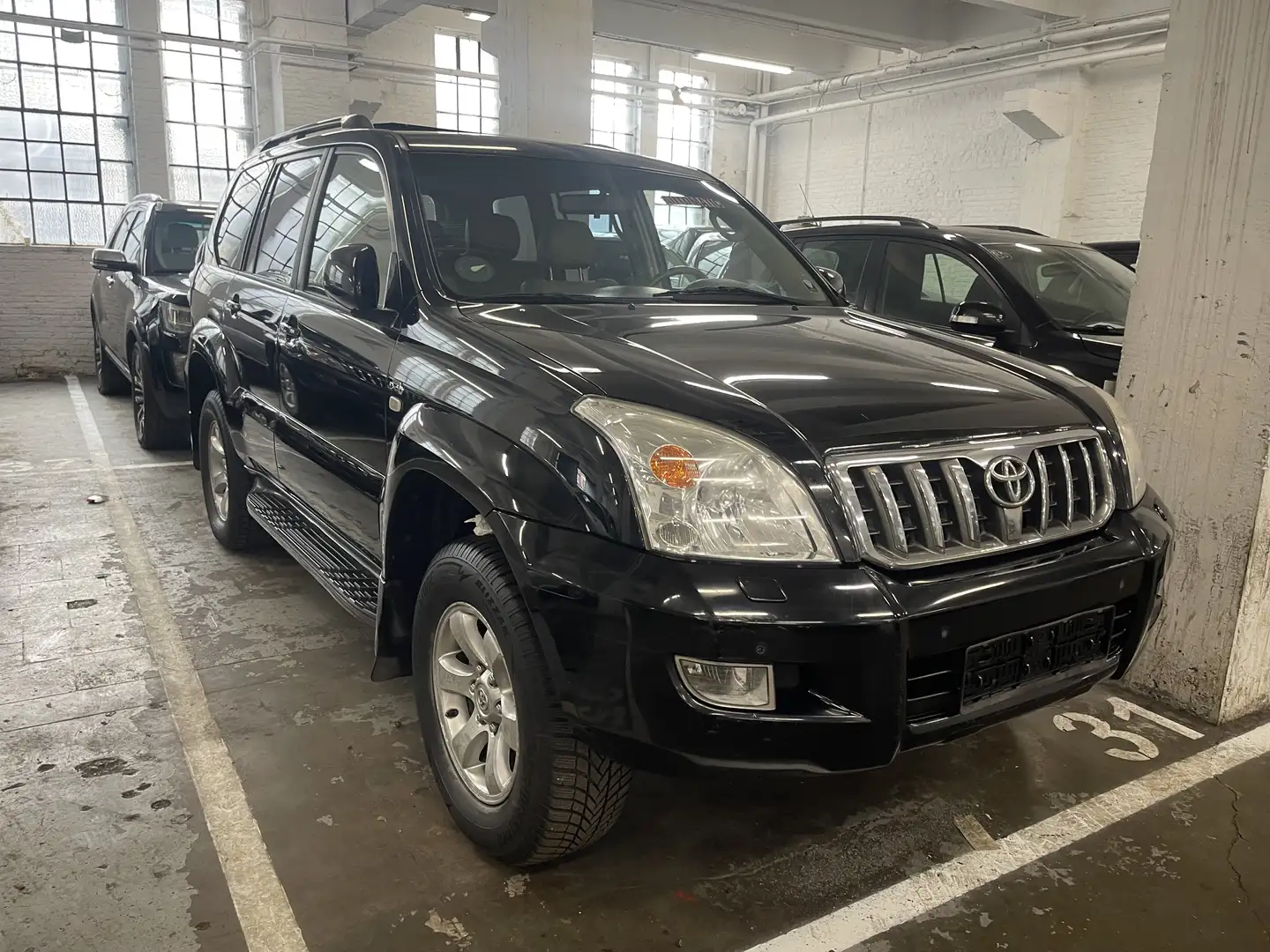 Toyota Land Cruiser 3.0 Turbo D-4D VX Schwarz - 2