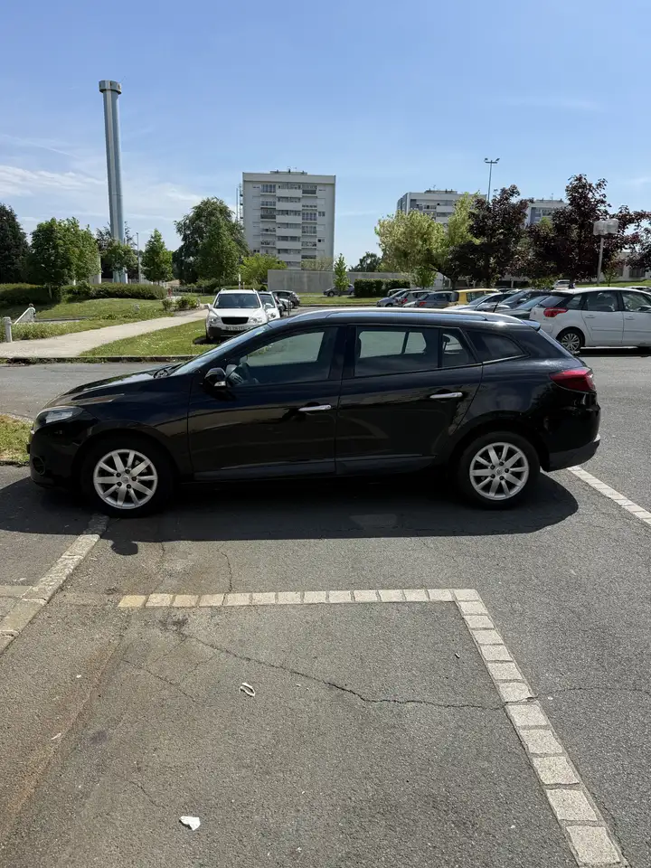 Renault Megane Grandtour — photo 2