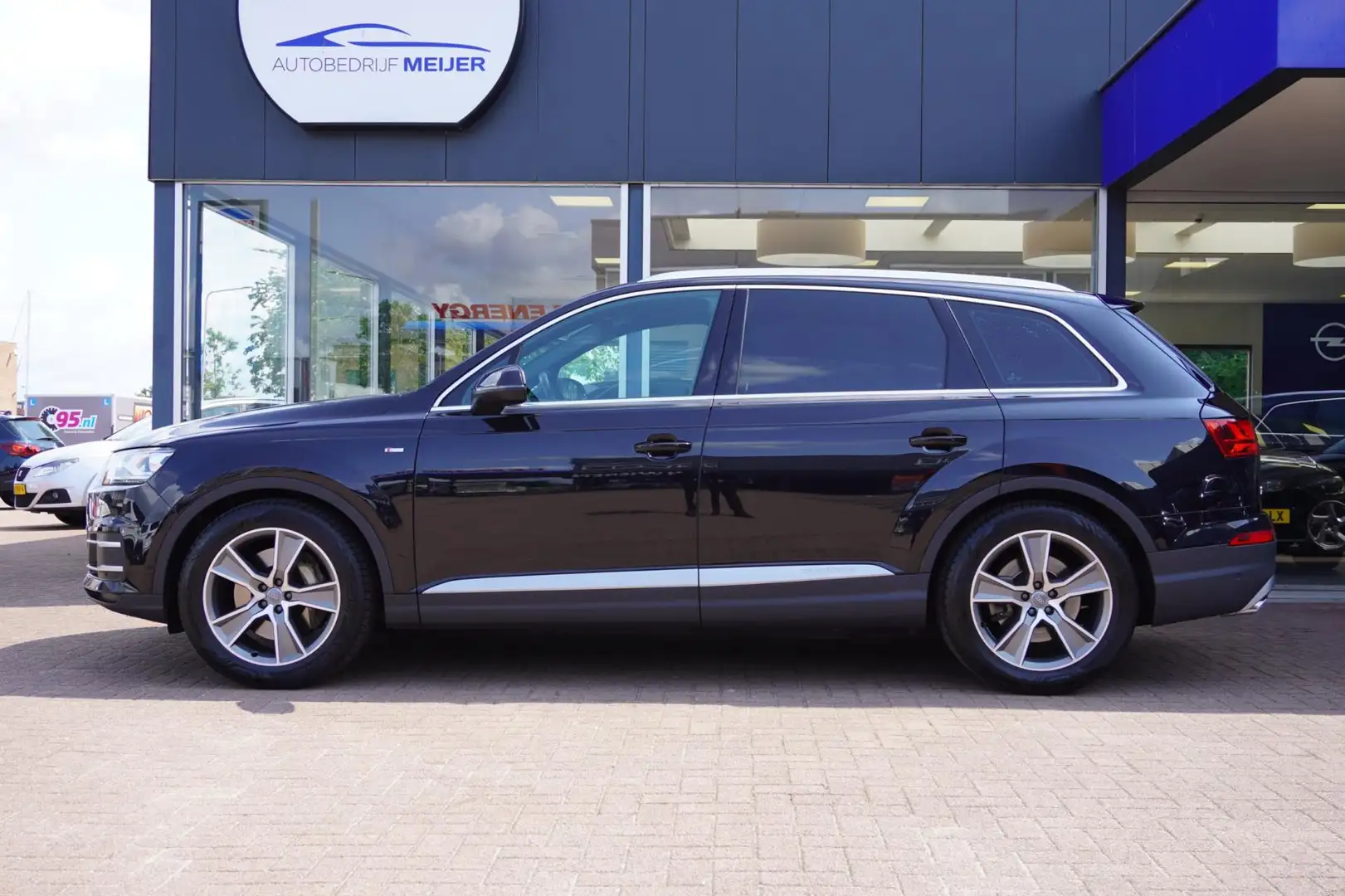 Audi Q7 3.0 TDI quattro Pro Line + 7p | Airco | Luchtverin Zwart - 2