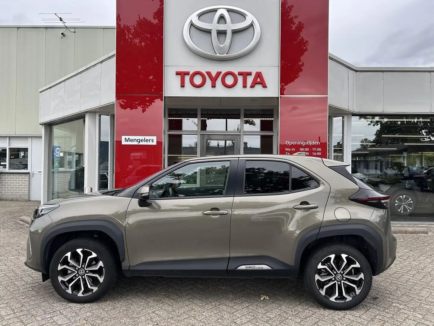 Toyota Yaris Cross 1.5 Hybrid First Edition l Rijklaar l NL-auto l Tr Groen - 2