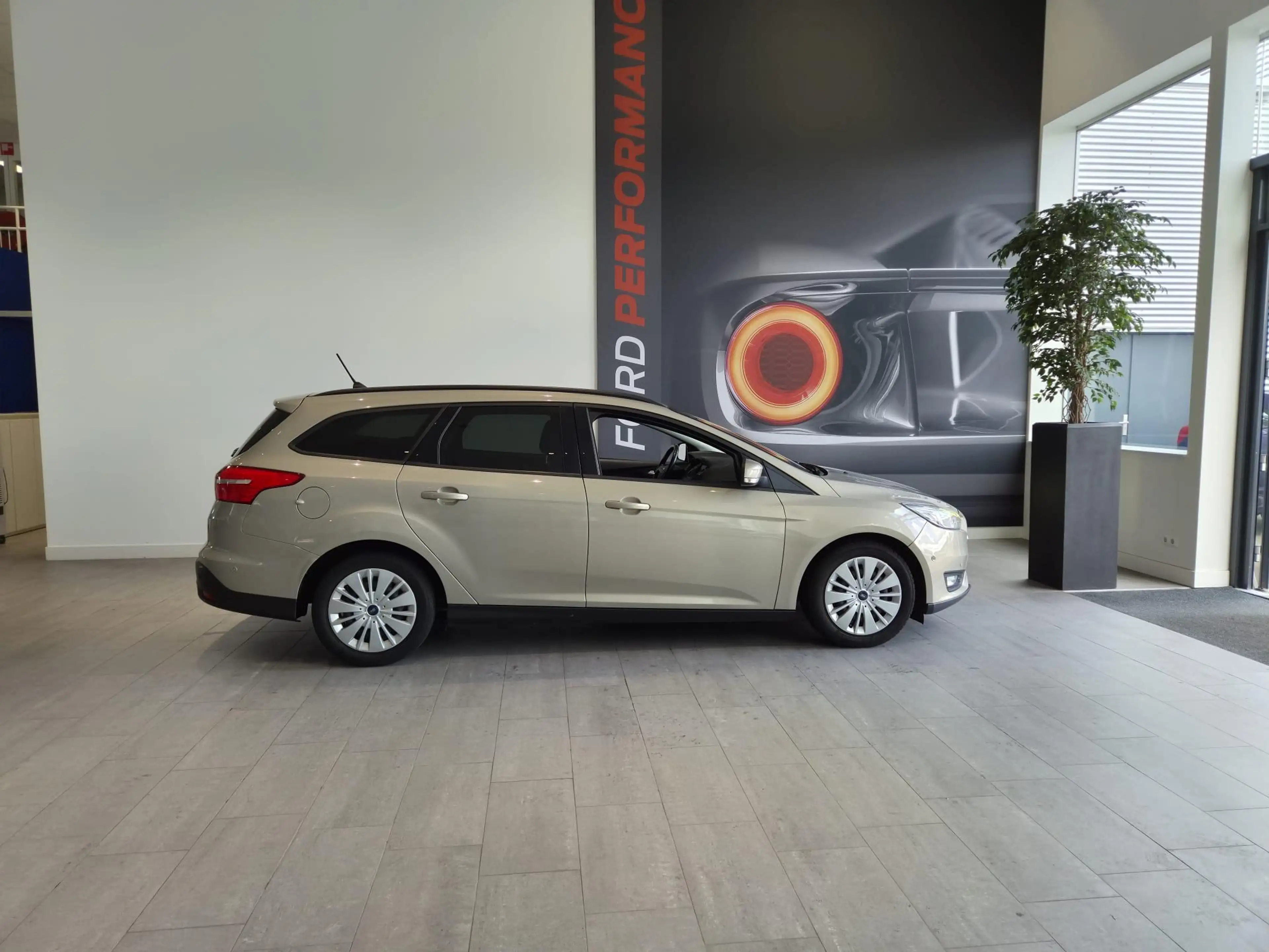 Ford Focus Wagon 1.0 Titanium Edition | AIRCO | CRUISECONTROL — photo 4