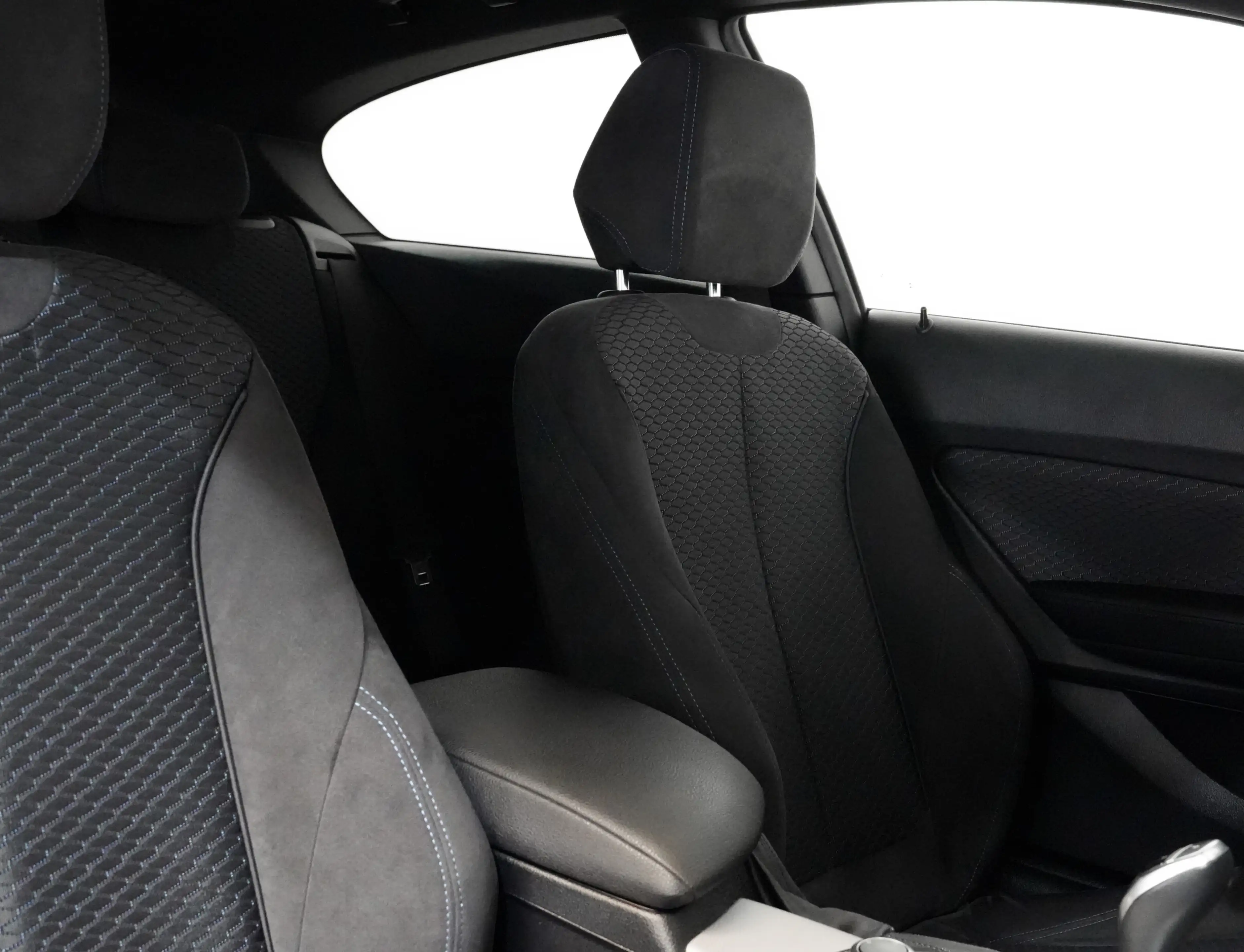 BMW 140 xDrive*NON-OPF*2HD*H&K*NAVI*PDC*LED* — photo 15
