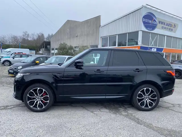 Land Rover Range Rover Sport view 3