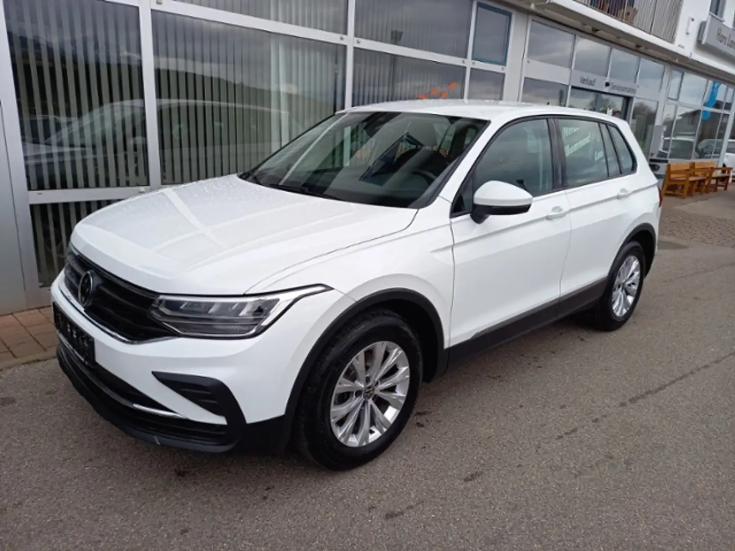 Volkswagen Tiguan Basis Blanc - 2
