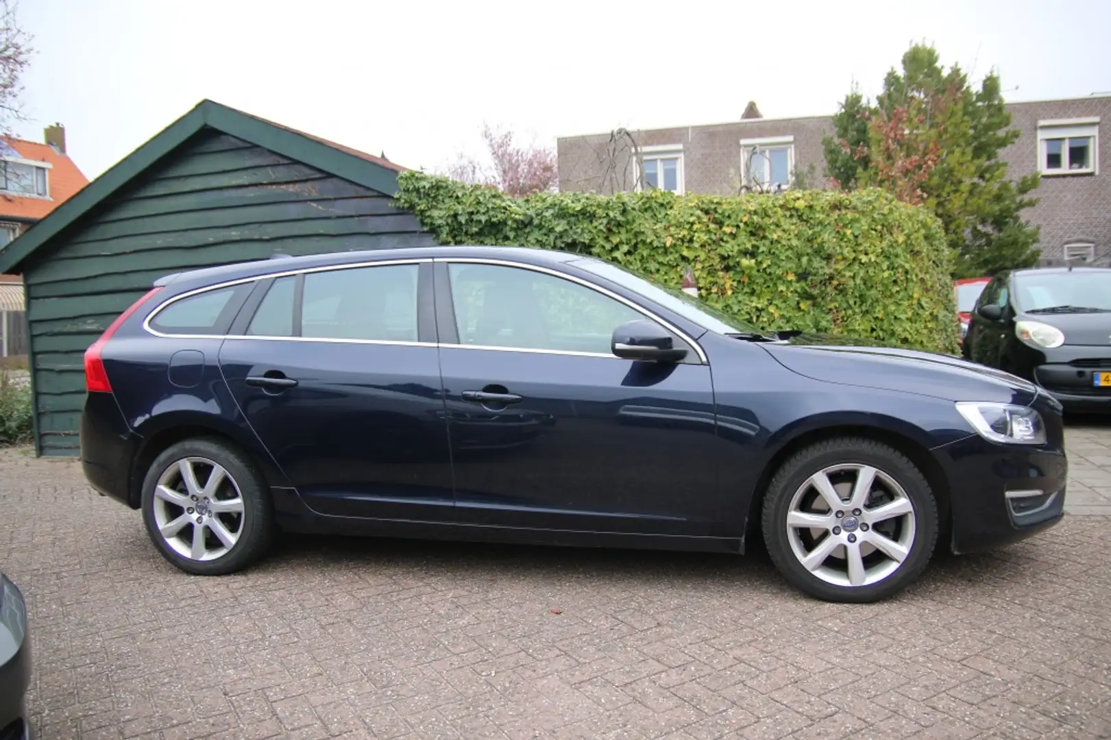 Volvo V60 2.0 T4 Summum | Navigatie | Camera achter | Stoelv Bleu - 2
