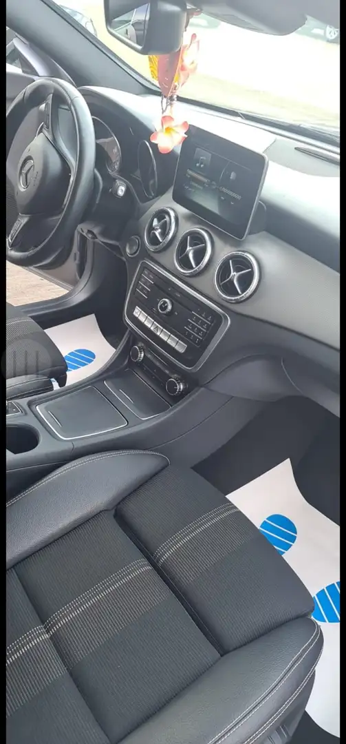 Mercedes-Benz CLA 180 Shooting Brake 7G-DCT AMG Line - 2