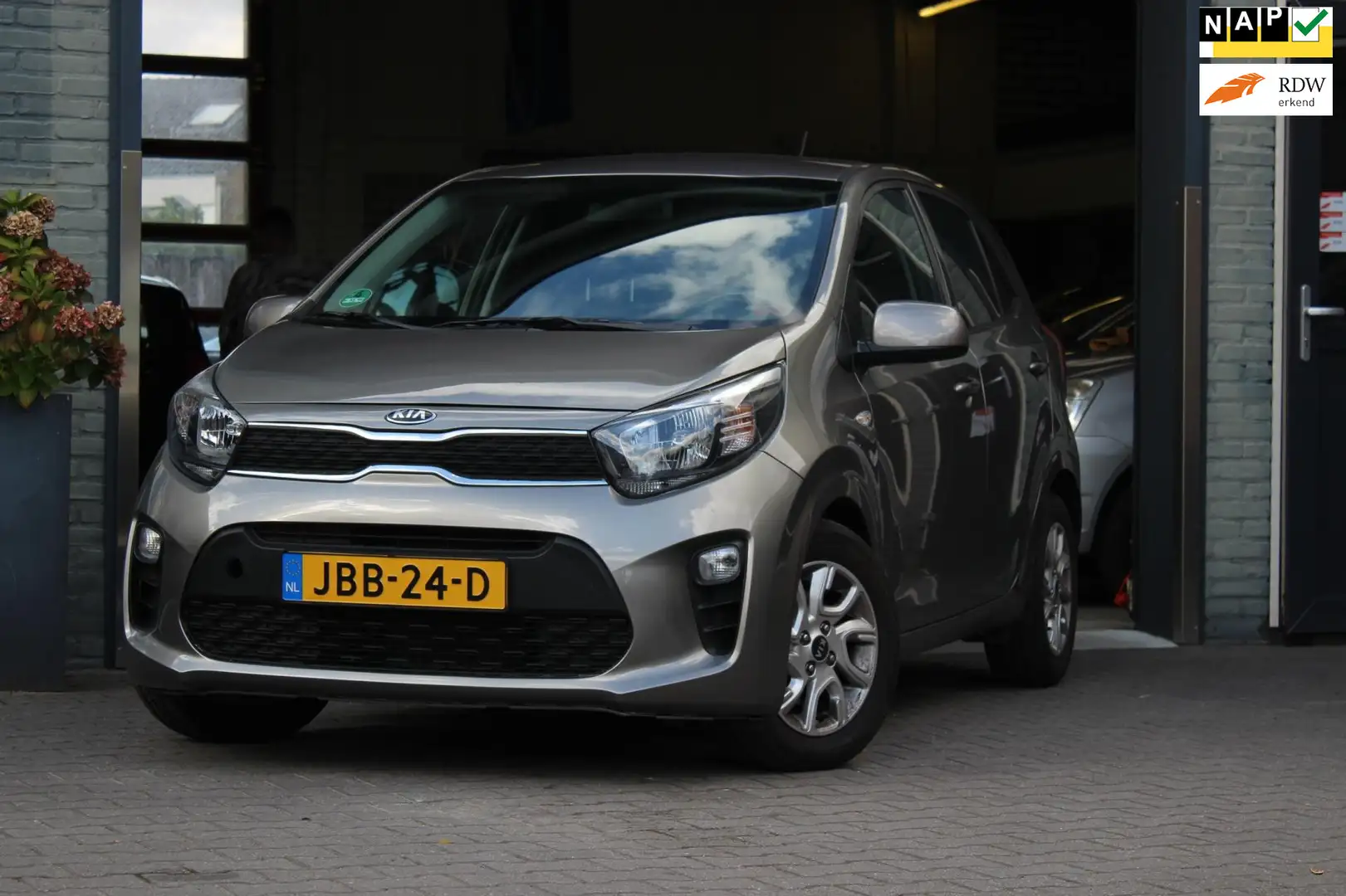 Kia Picanto 1.2 CVVT DynamicPlusLine| Dealer onderhouden Grijs - 1
