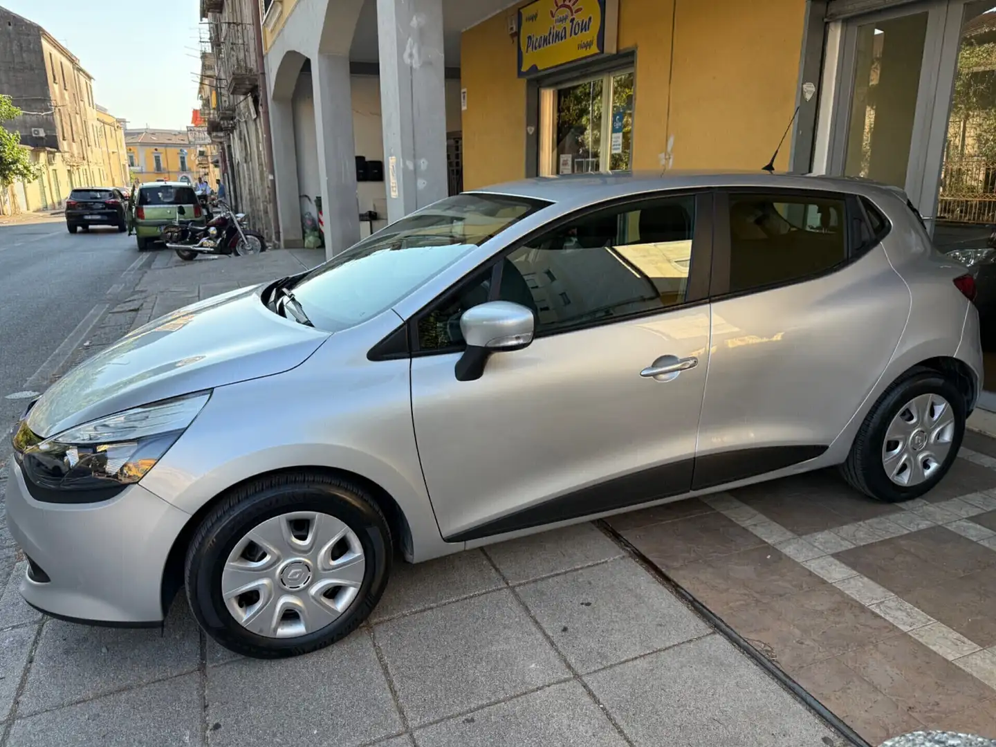 Renault Clio 2014 - 1.5 dCi 8V 75CV 5 porte Wave Giallo - 2